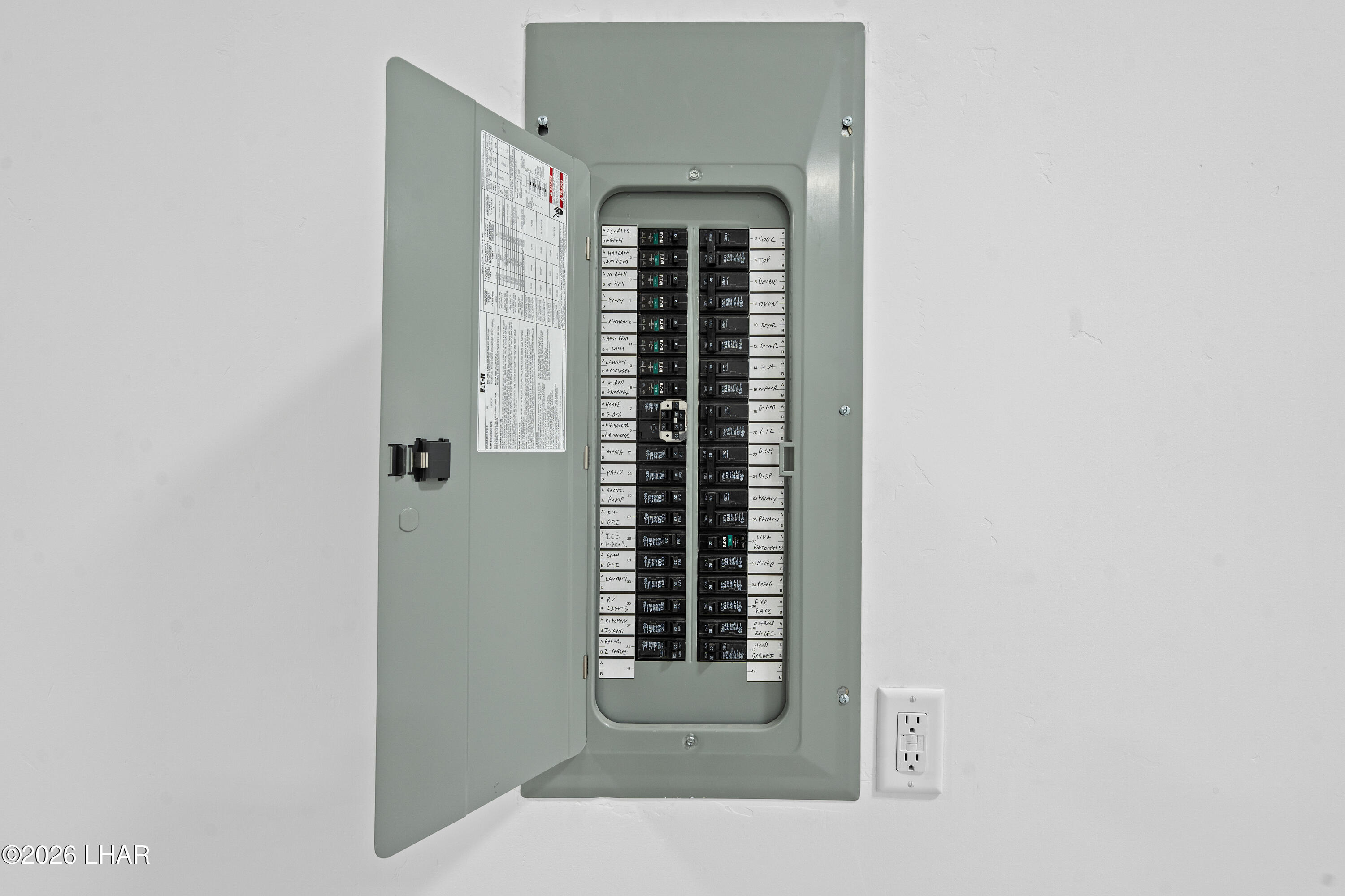 6323 Avienda De Las Colinas