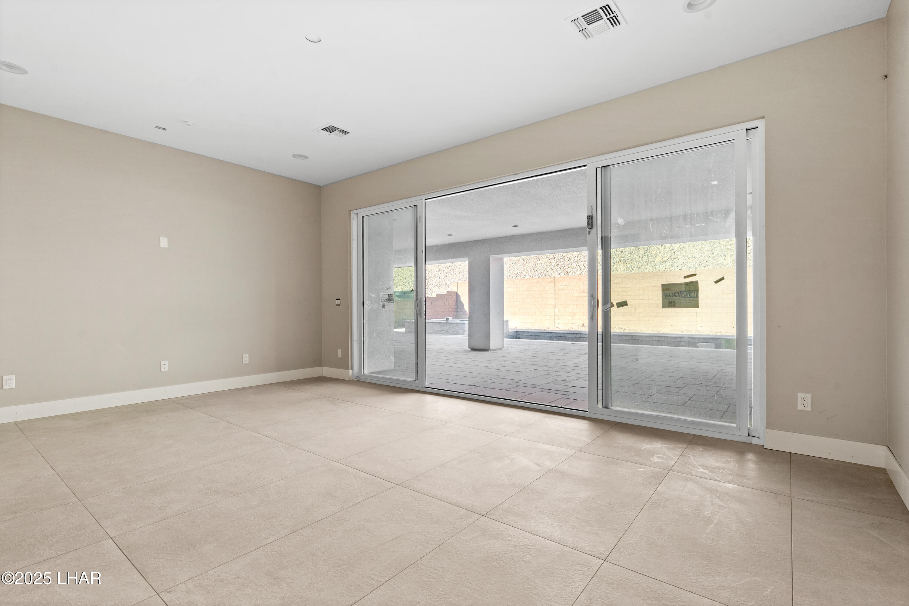 6323 Avienda De Las Colinas