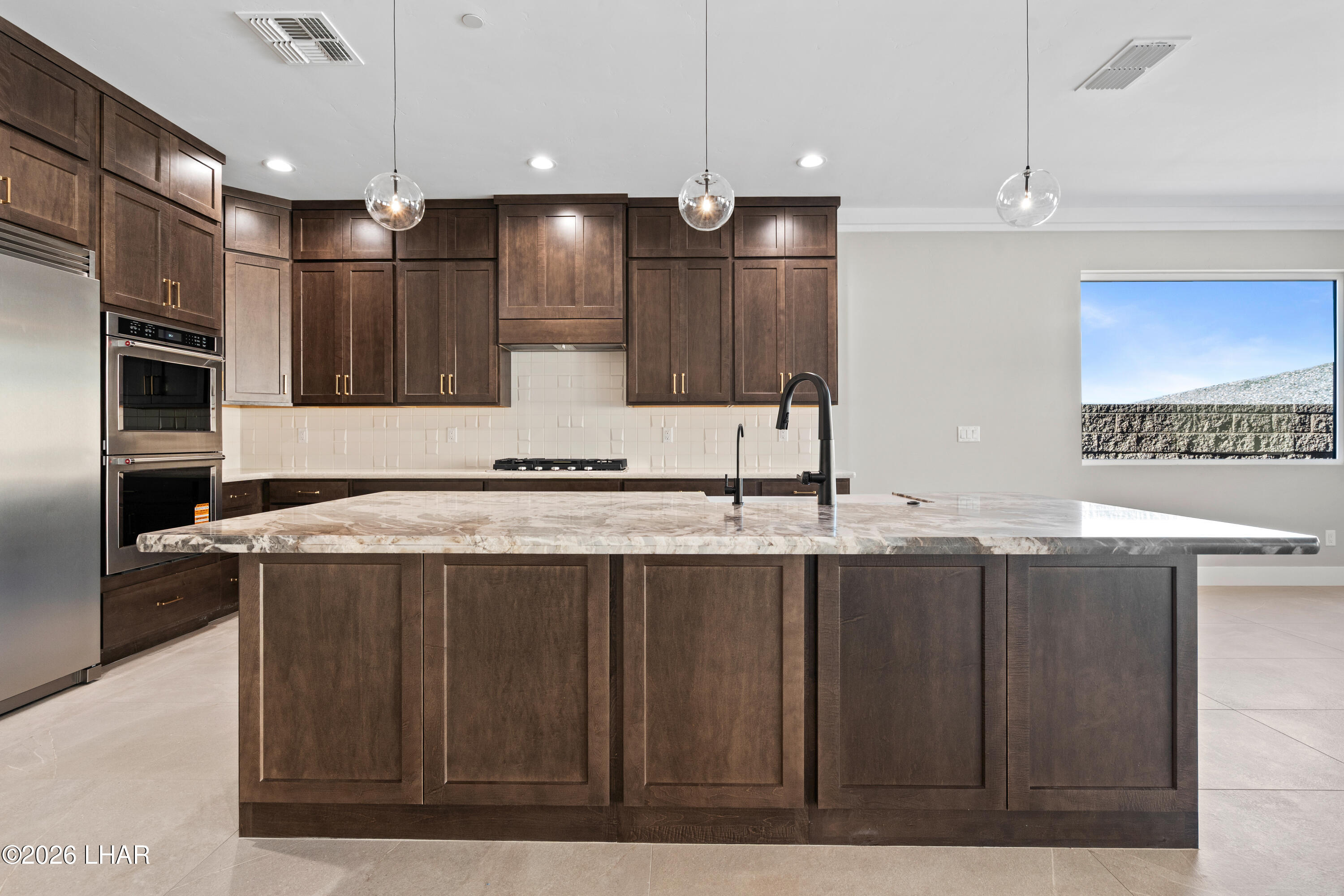 6323 Avienda De Las Colinas