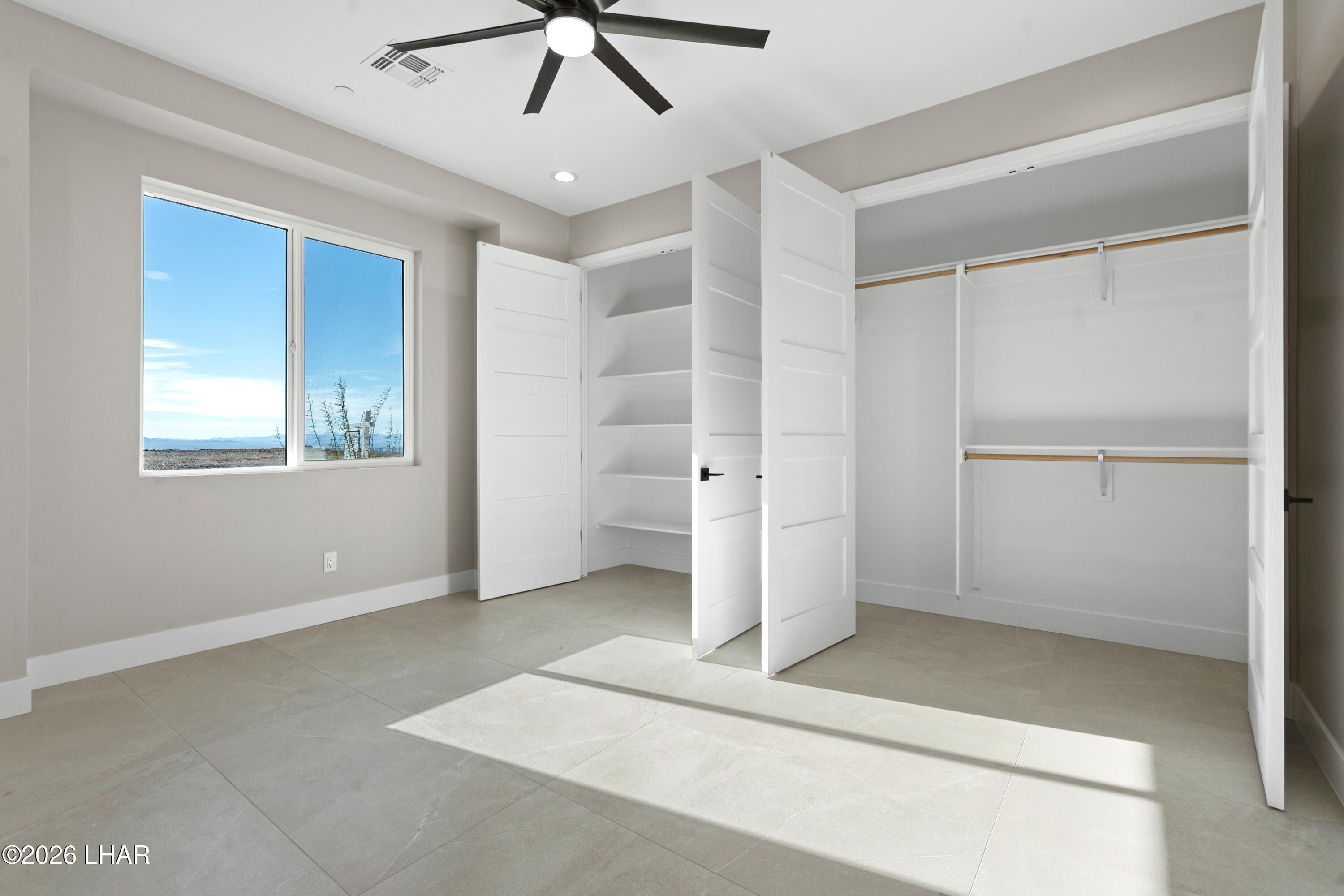 6323 Avienda De Las Colinas