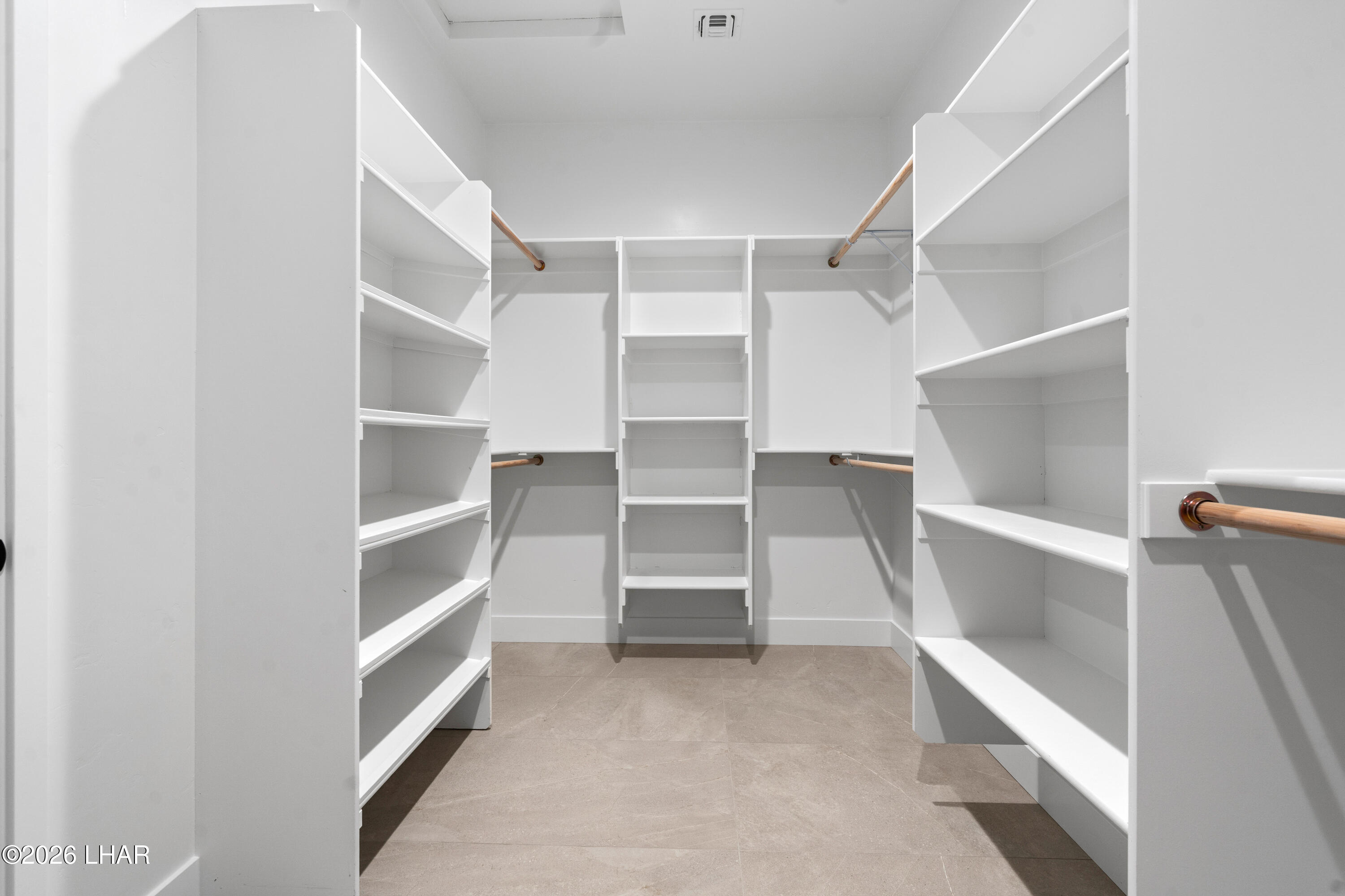 6323 Avienda De Las Colinas