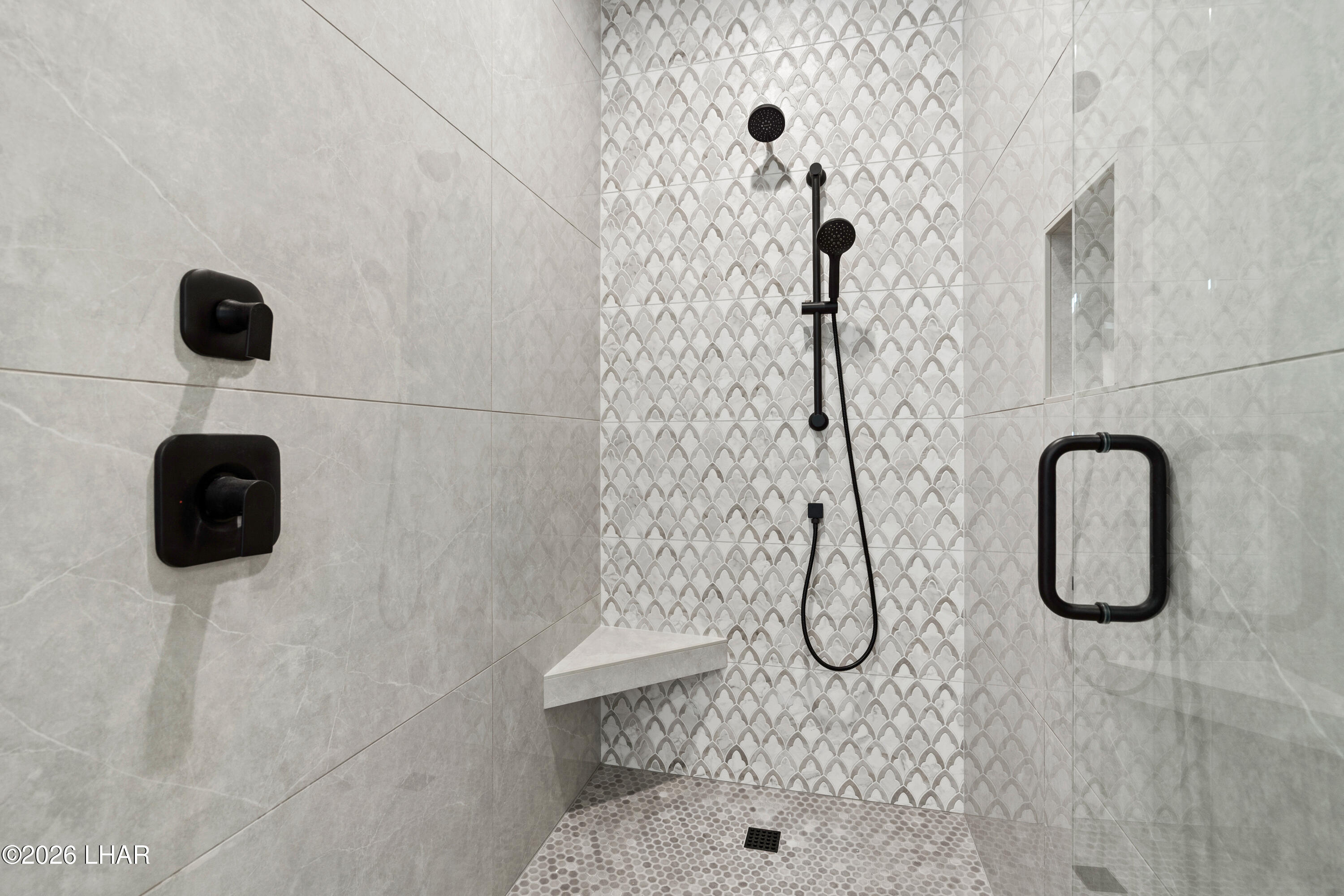 6323 Avienda De Las Colinas