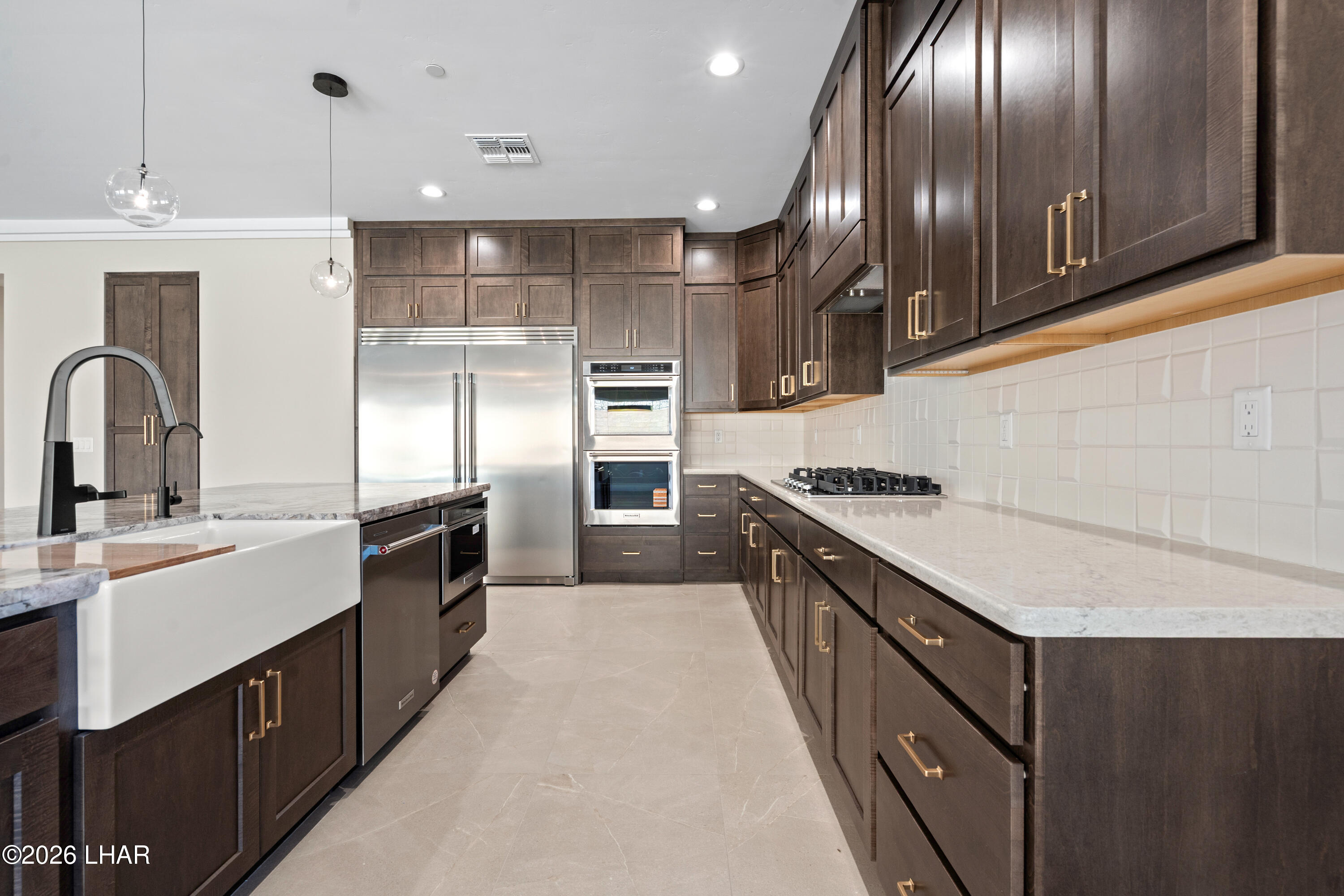 6323 Avienda De Las Colinas