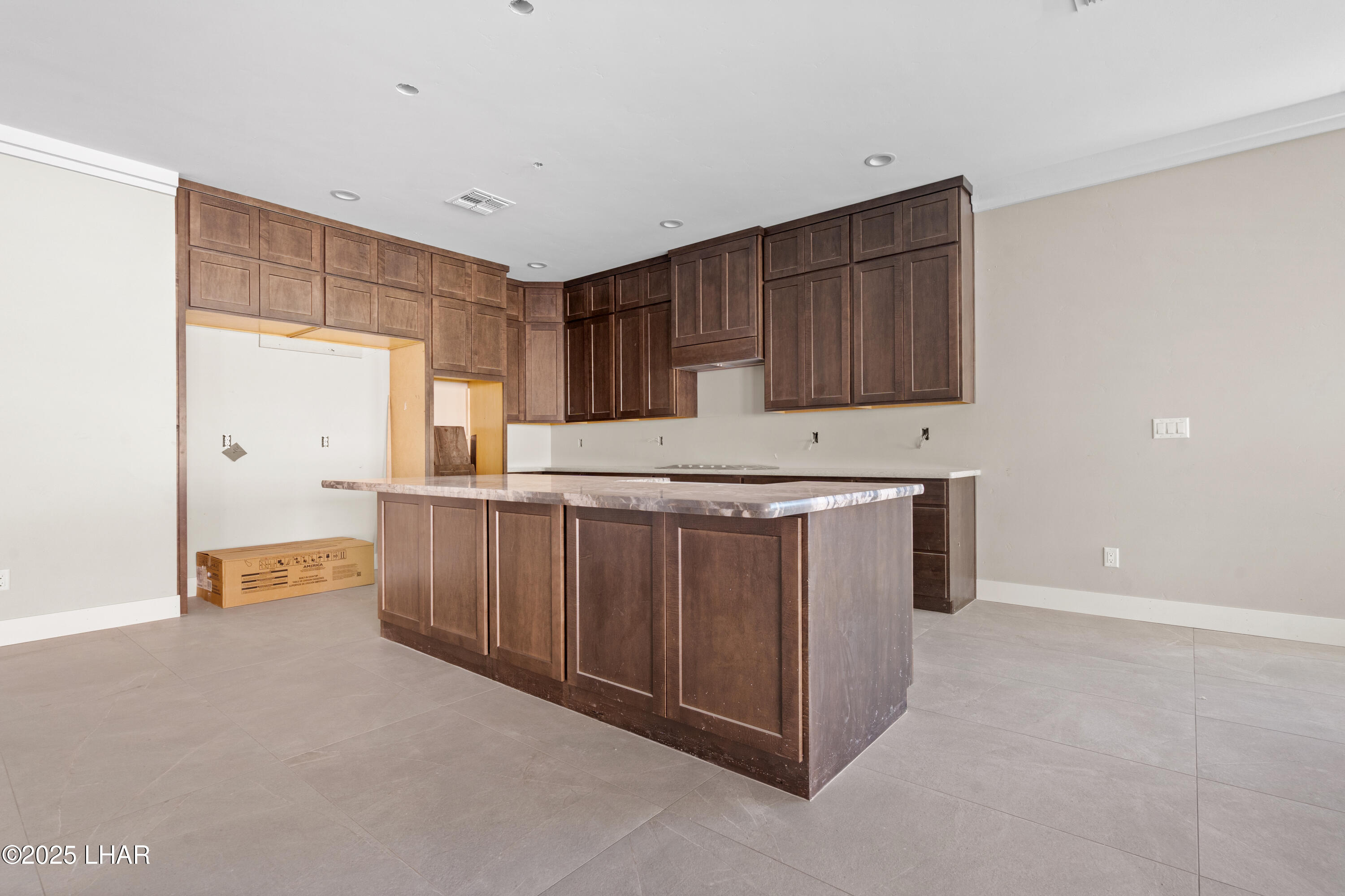 6323 Avienda De Las Colinas