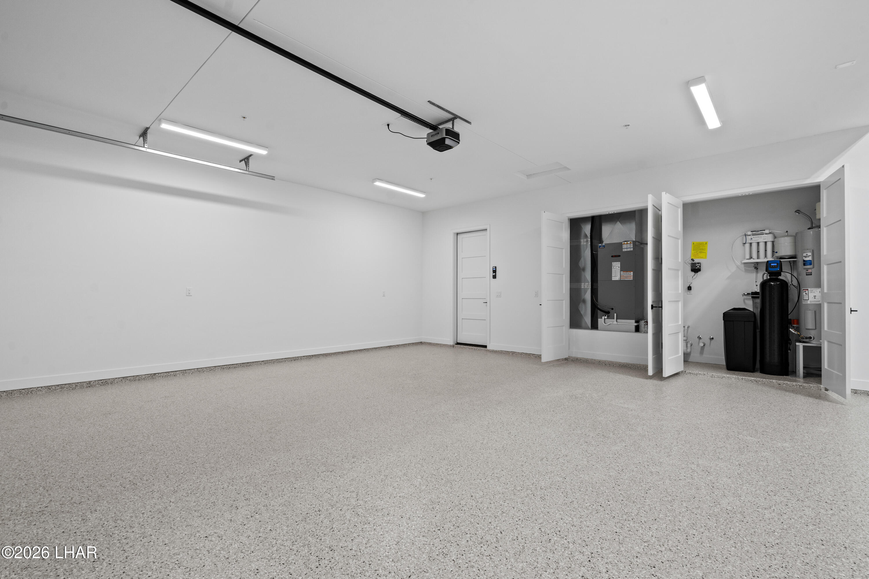 6323 Avienda De Las Colinas