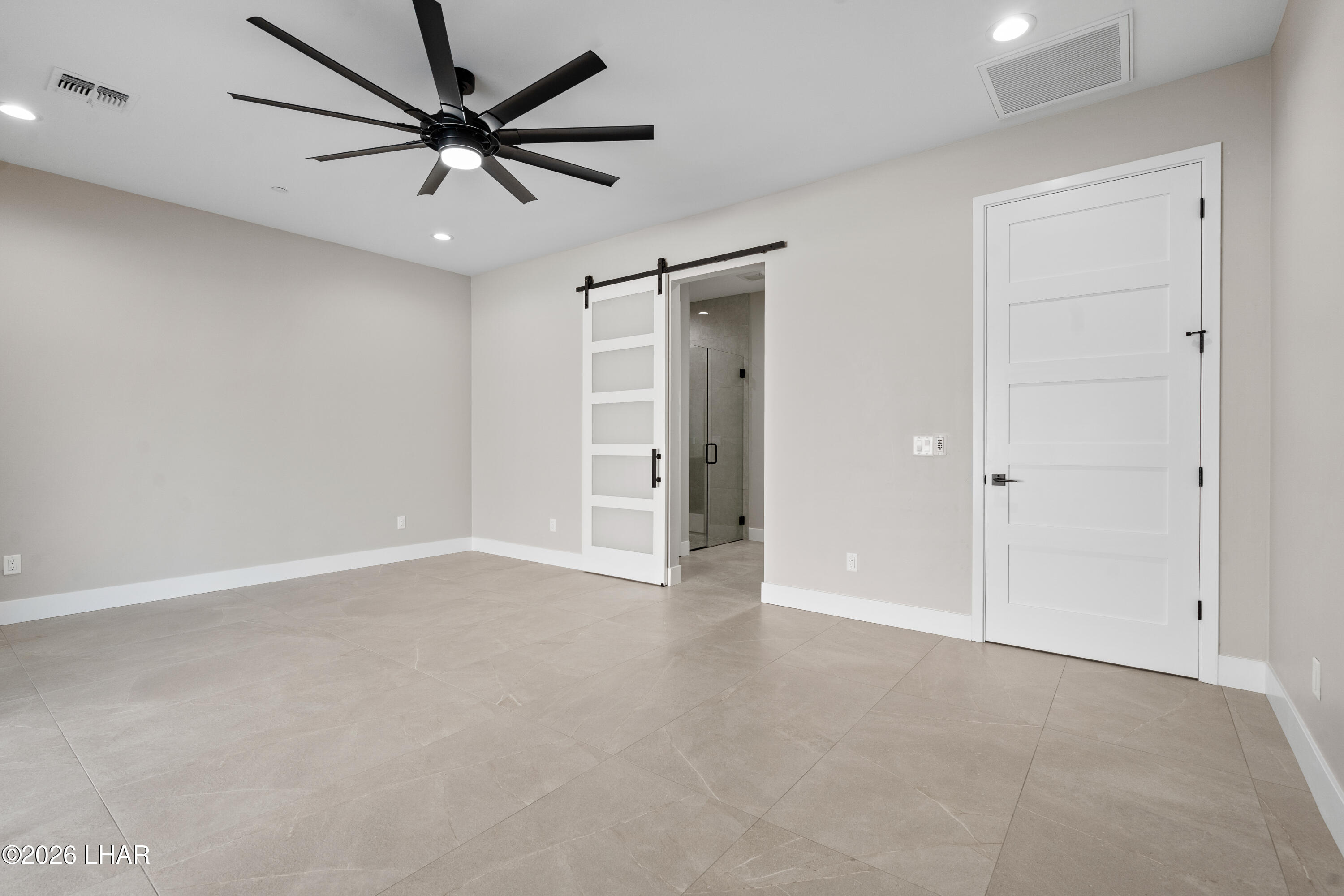 6323 Avienda De Las Colinas