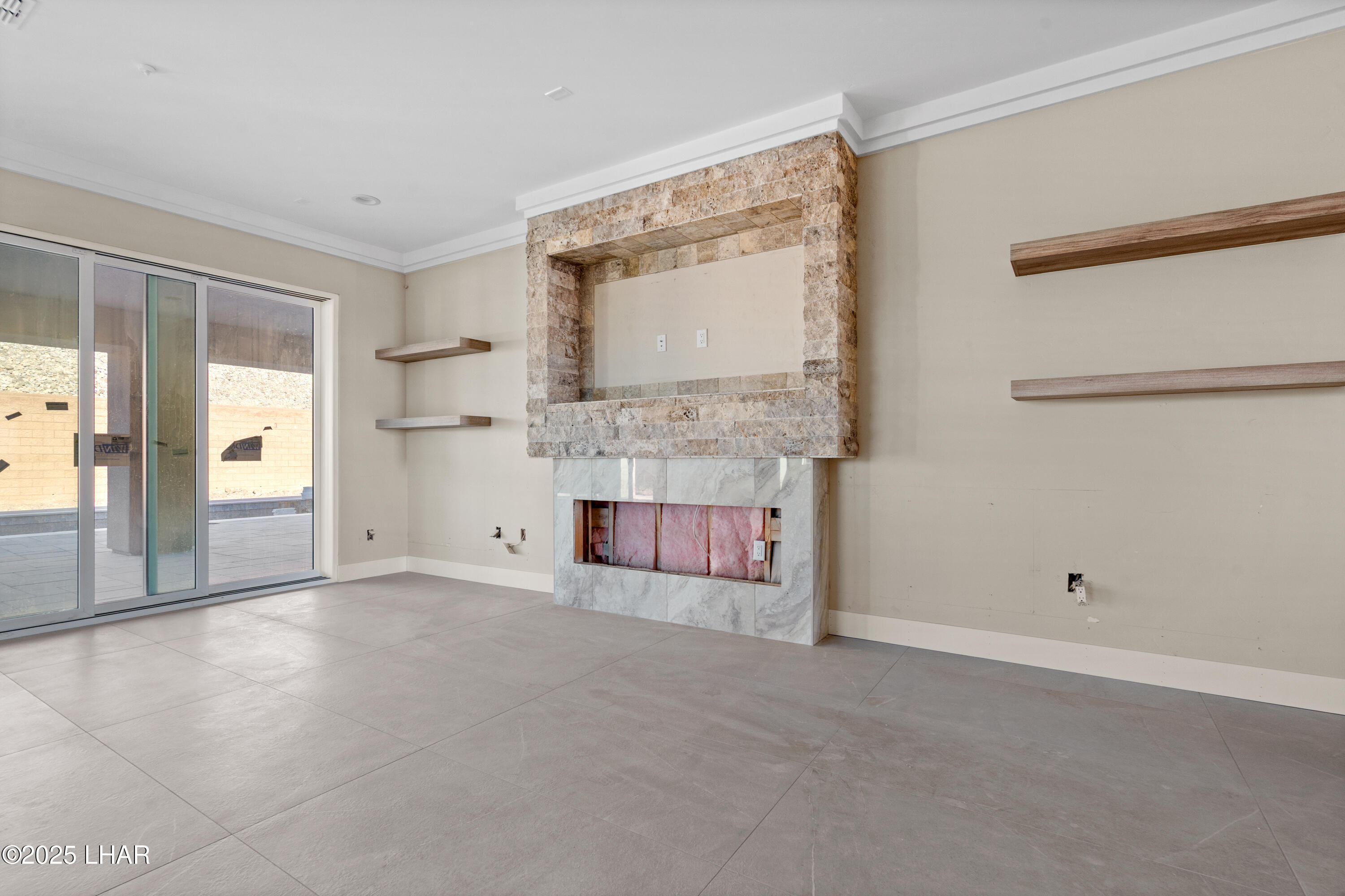 6323 Avienda De Las Colinas