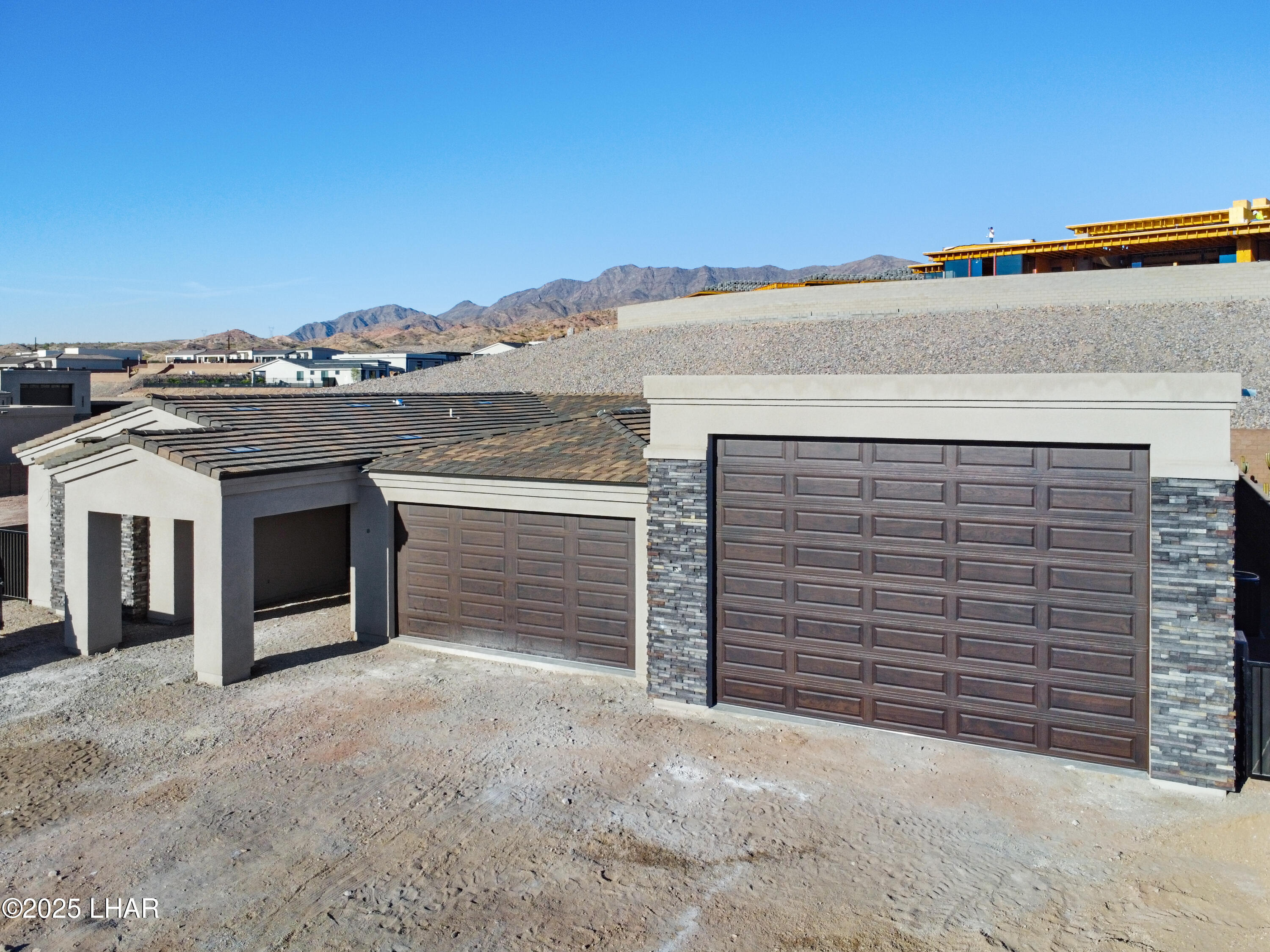 6323 Avienda De Las Colinas