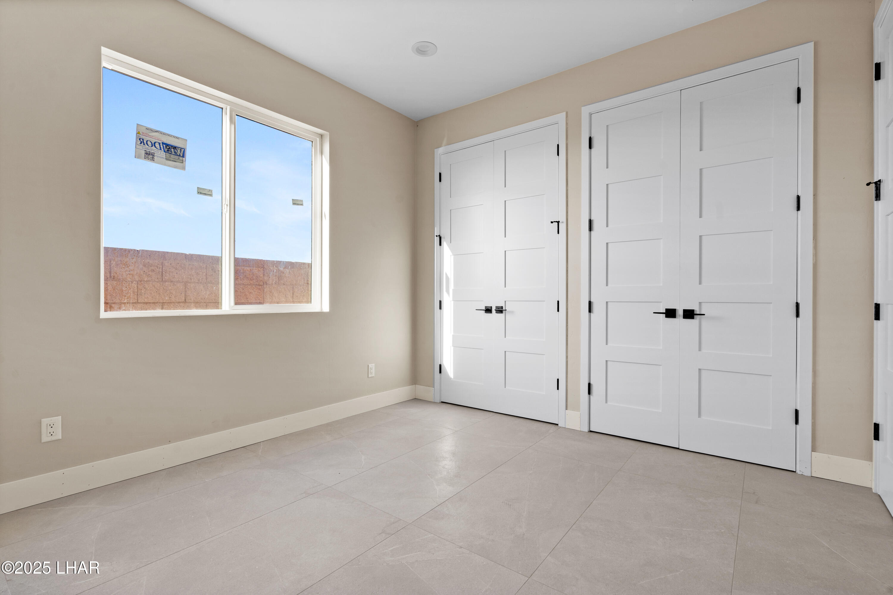 6323 Avienda De Las Colinas