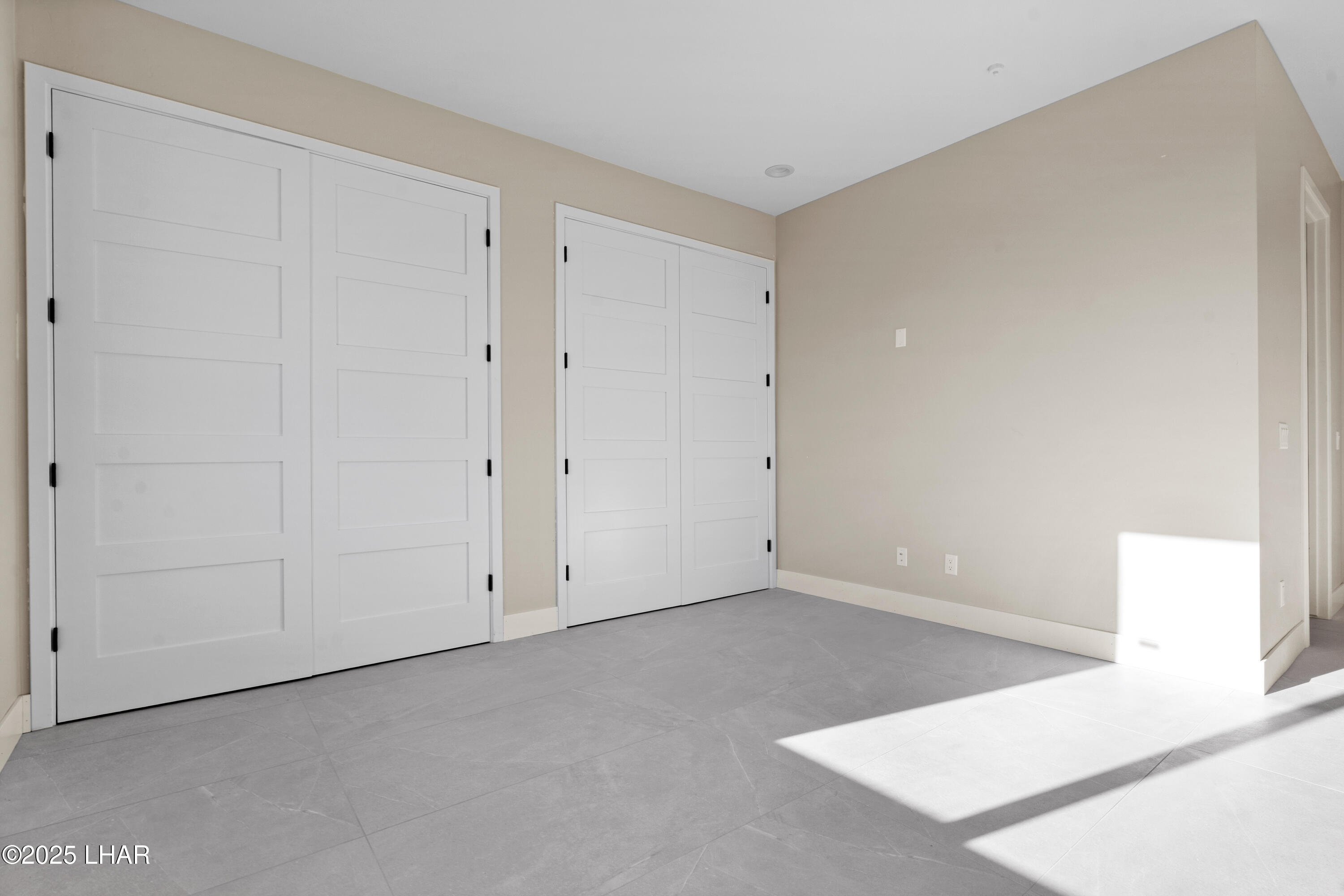 6323 Avienda De Las Colinas