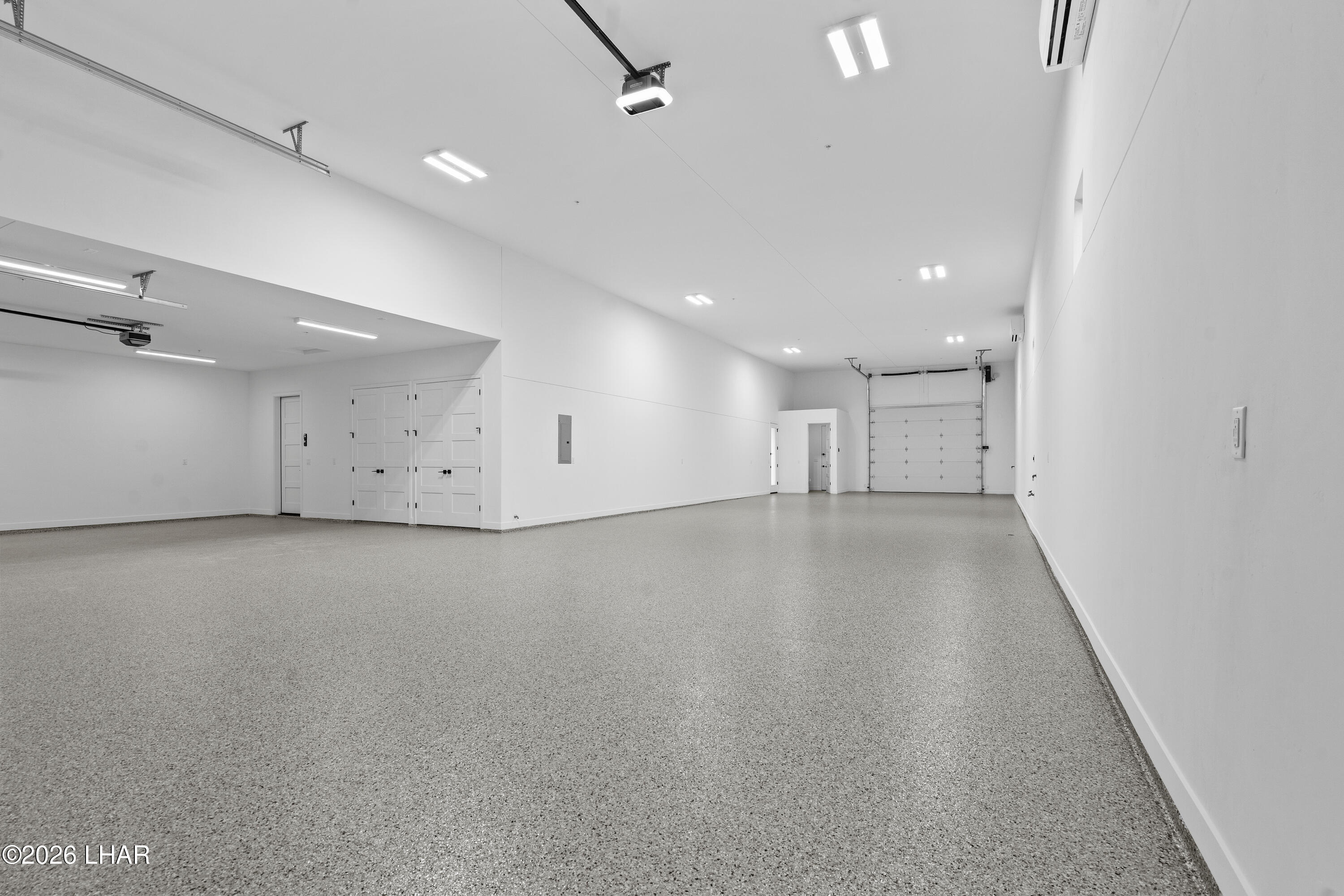 6323 Avienda De Las Colinas