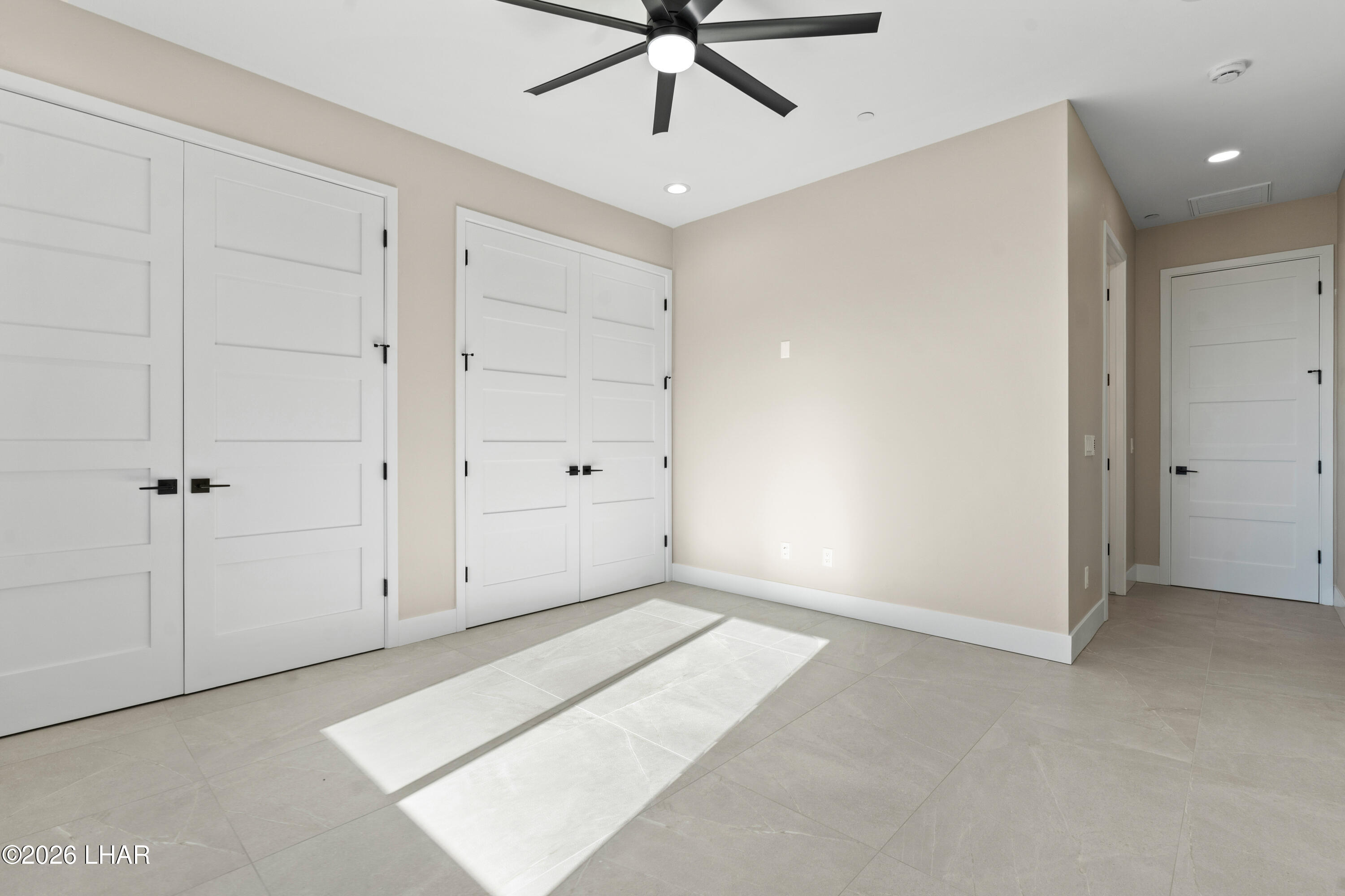 6323 Avienda De Las Colinas