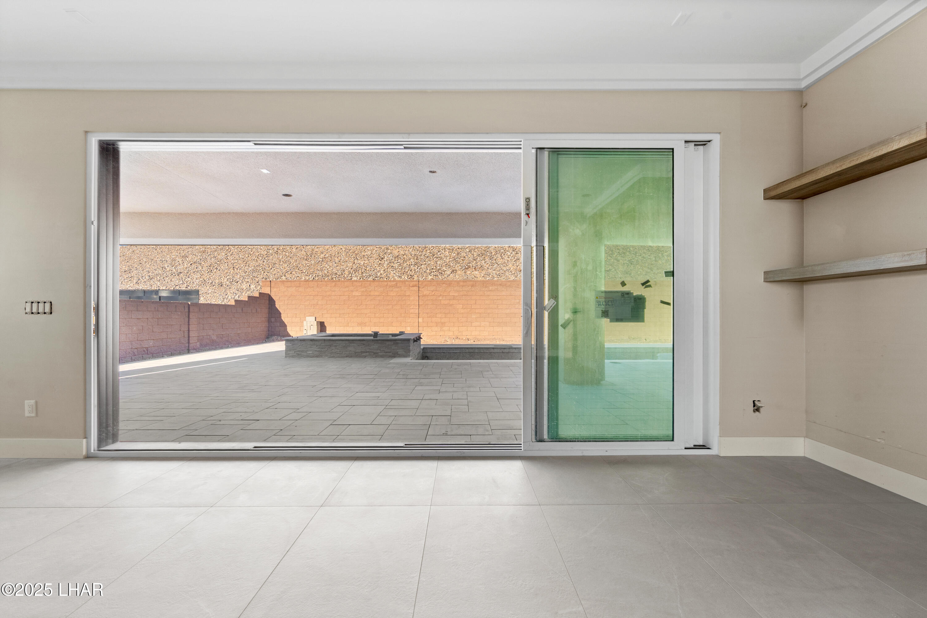 6323 Avienda De Las Colinas