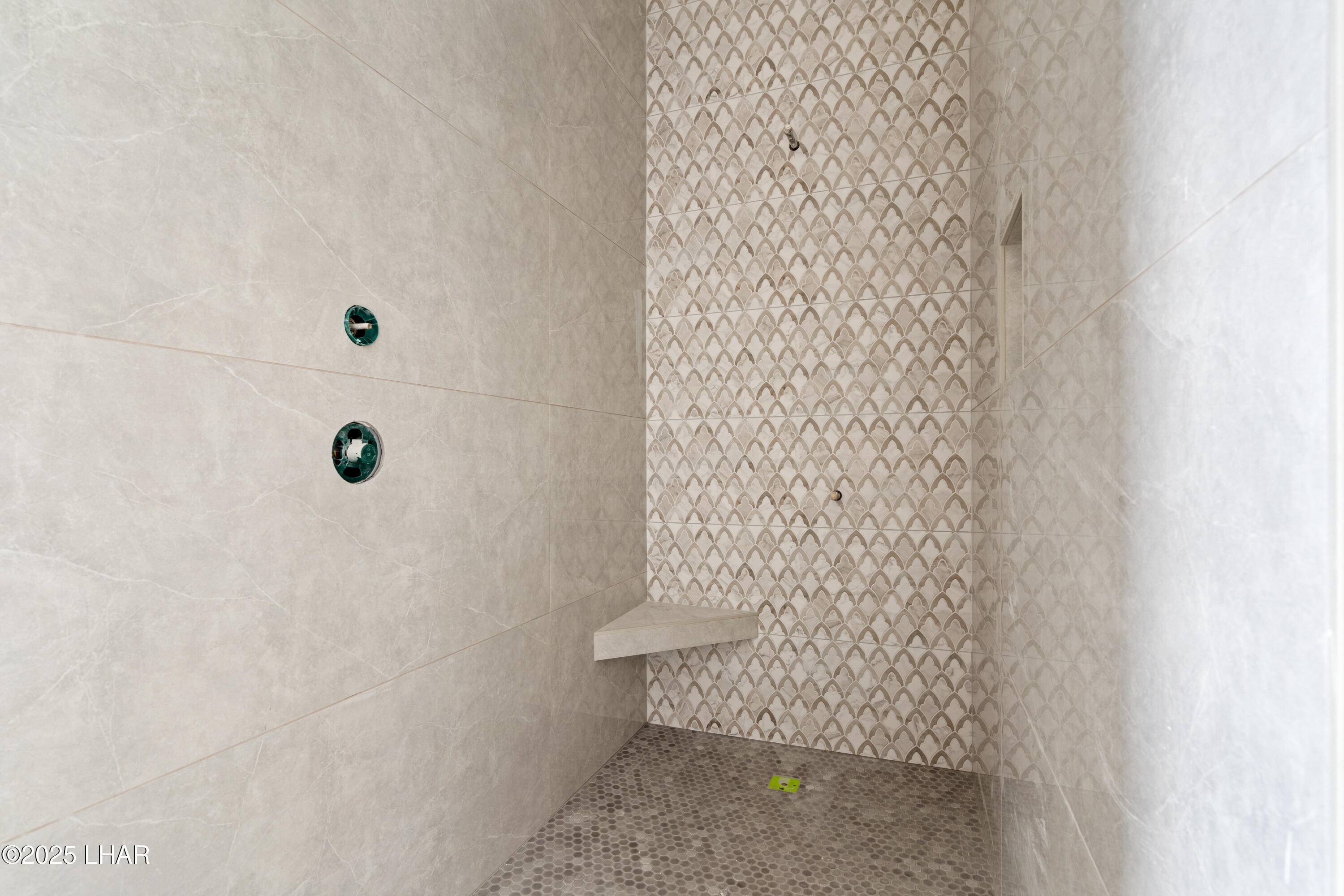 6323 Avienda De Las Colinas