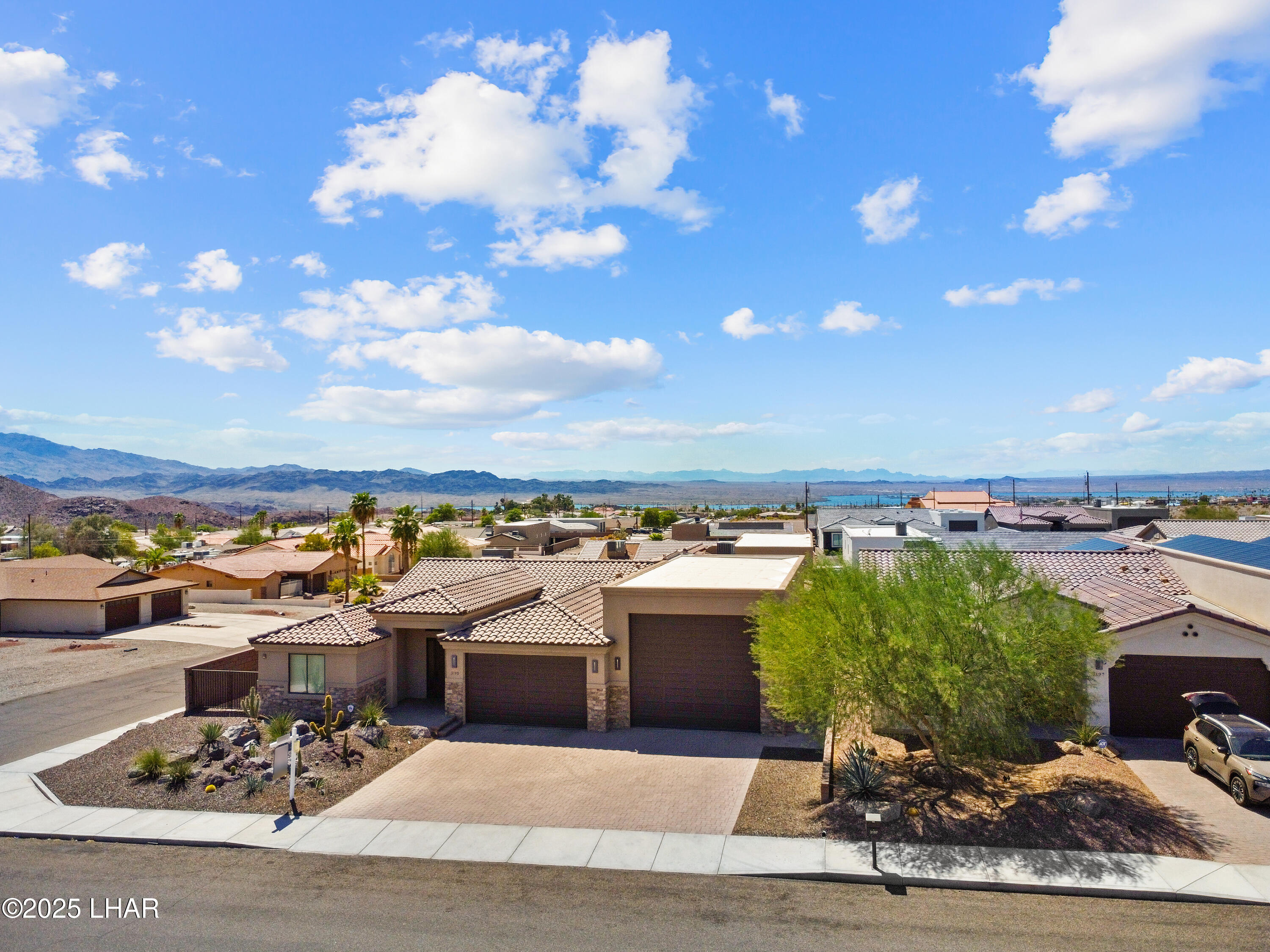 3195 Oro Grande Blvd