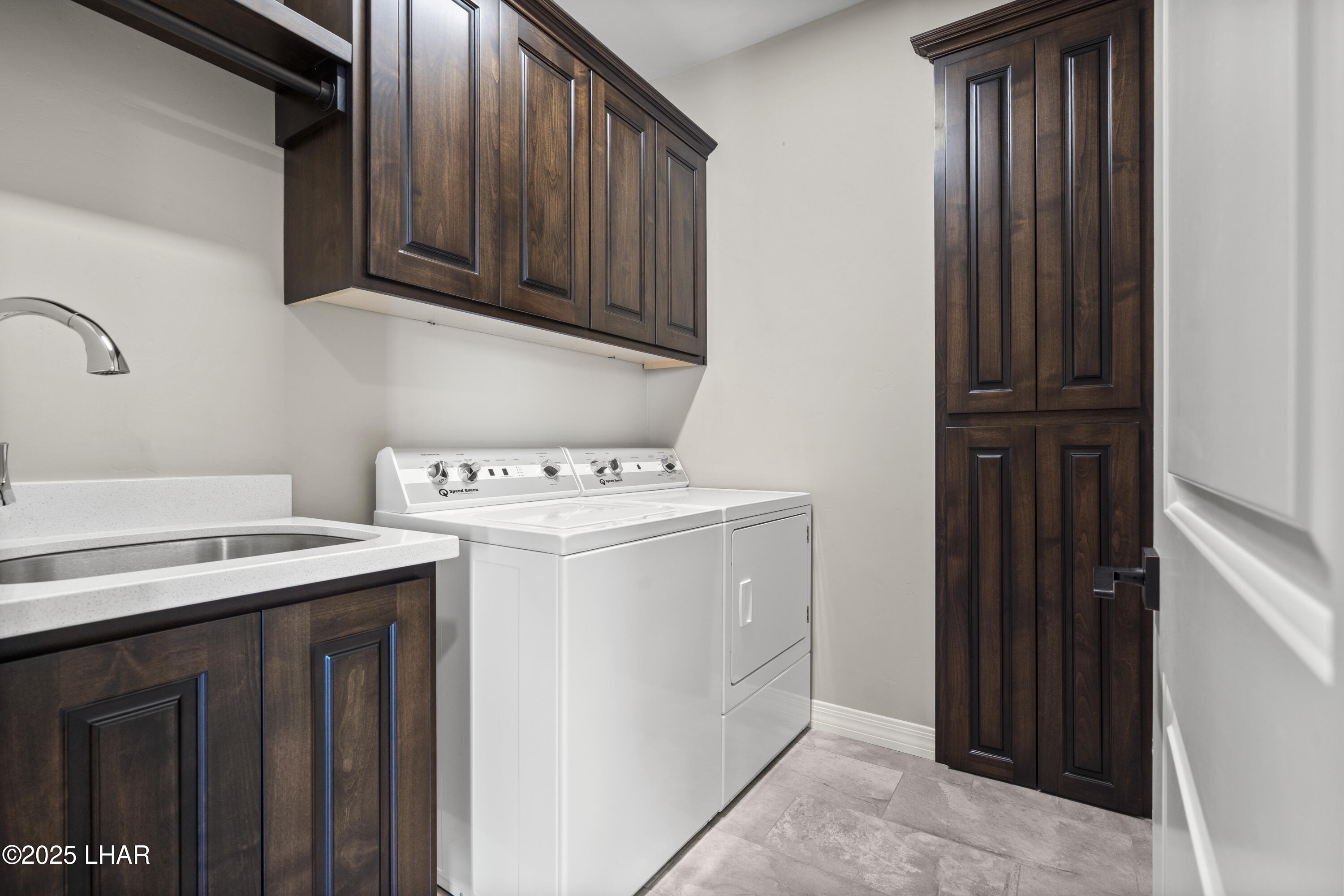 3195 Oro Grande Blvd