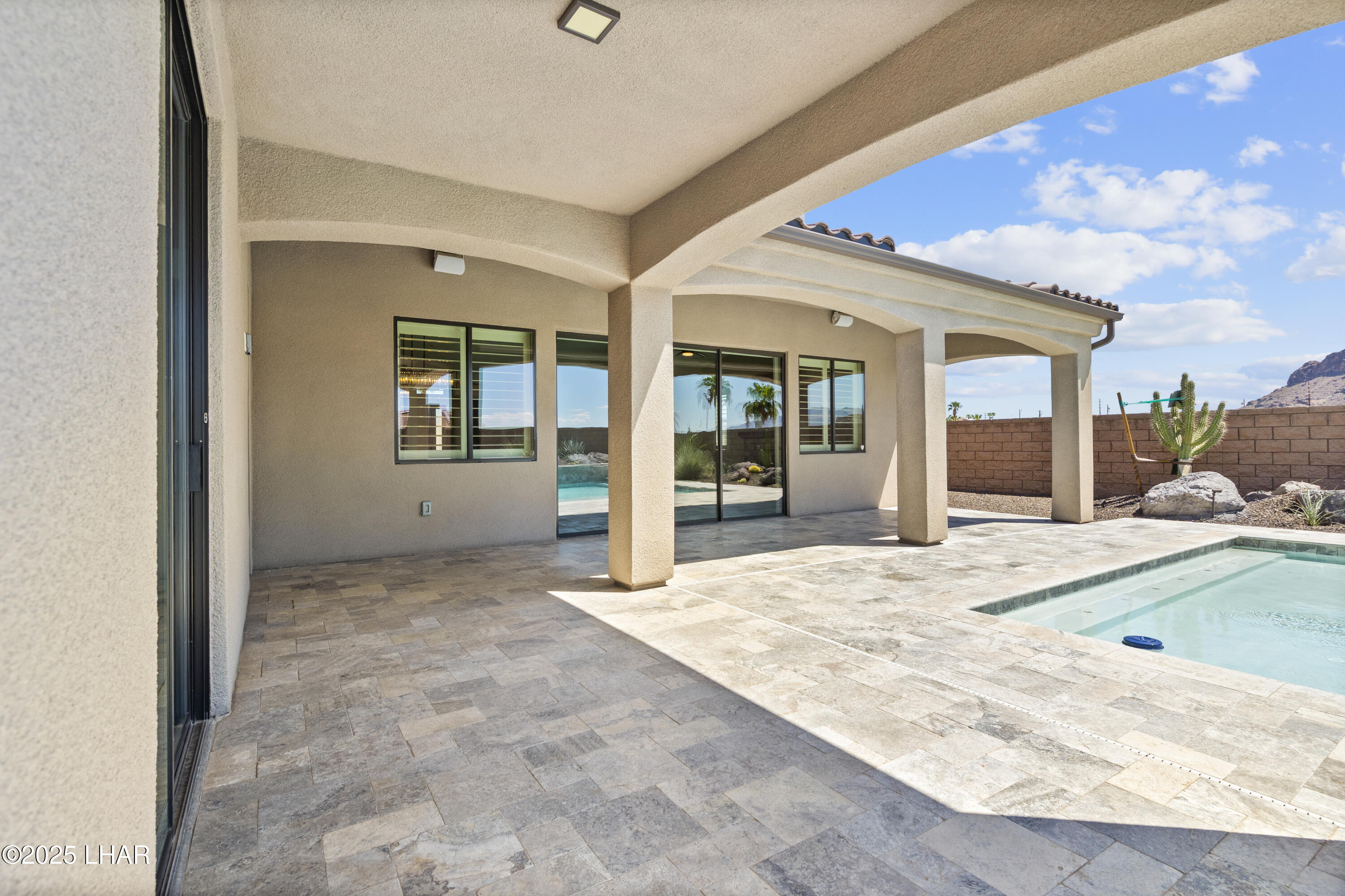 3195 Oro Grande Blvd