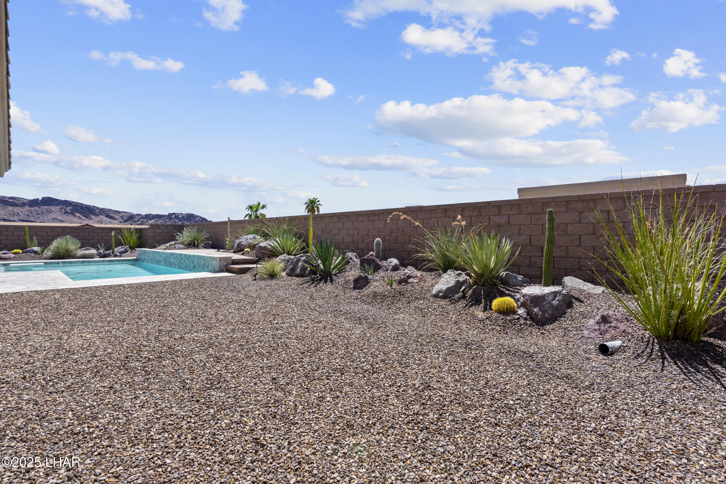 3195 Oro Grande Blvd