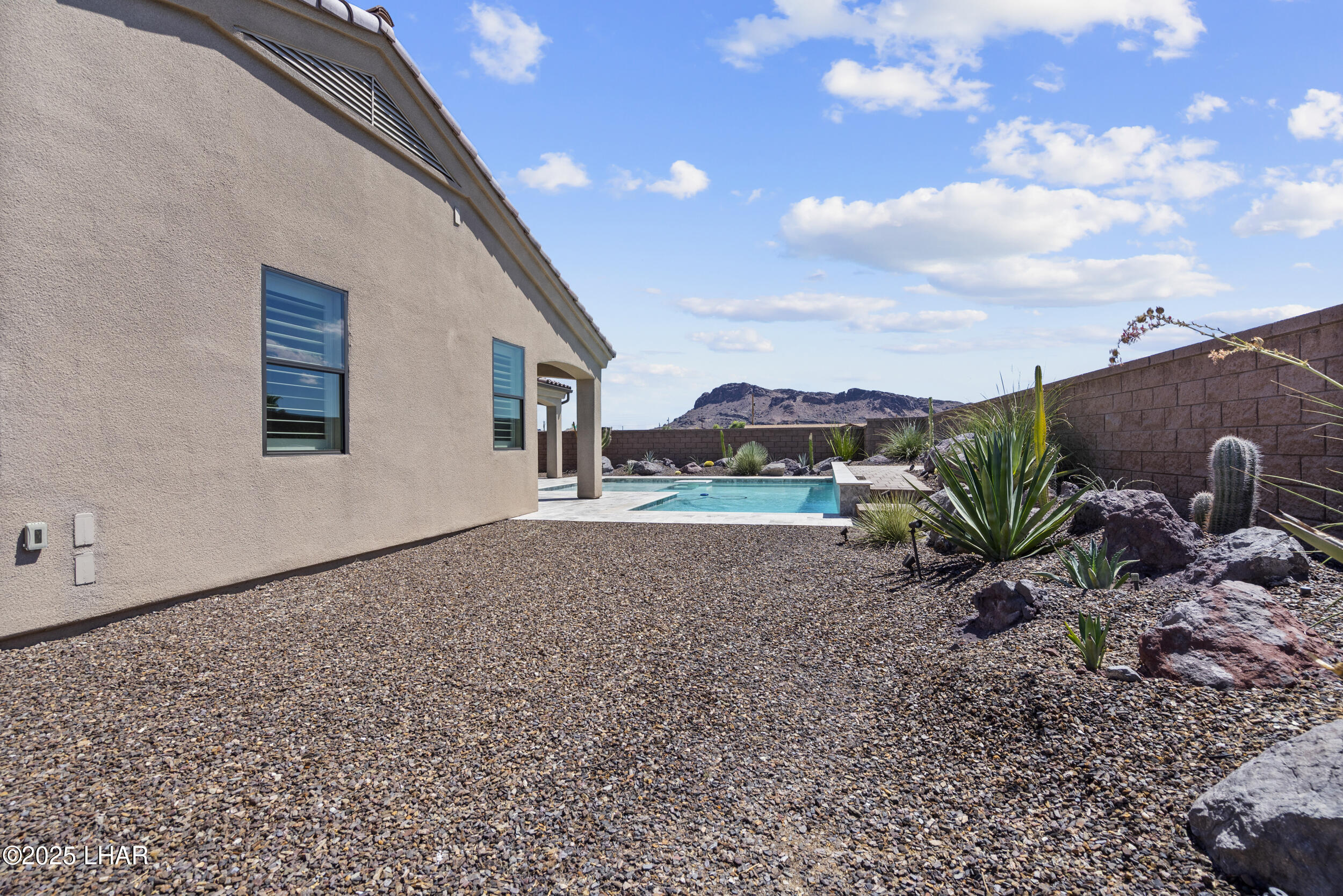 3195 Oro Grande Blvd