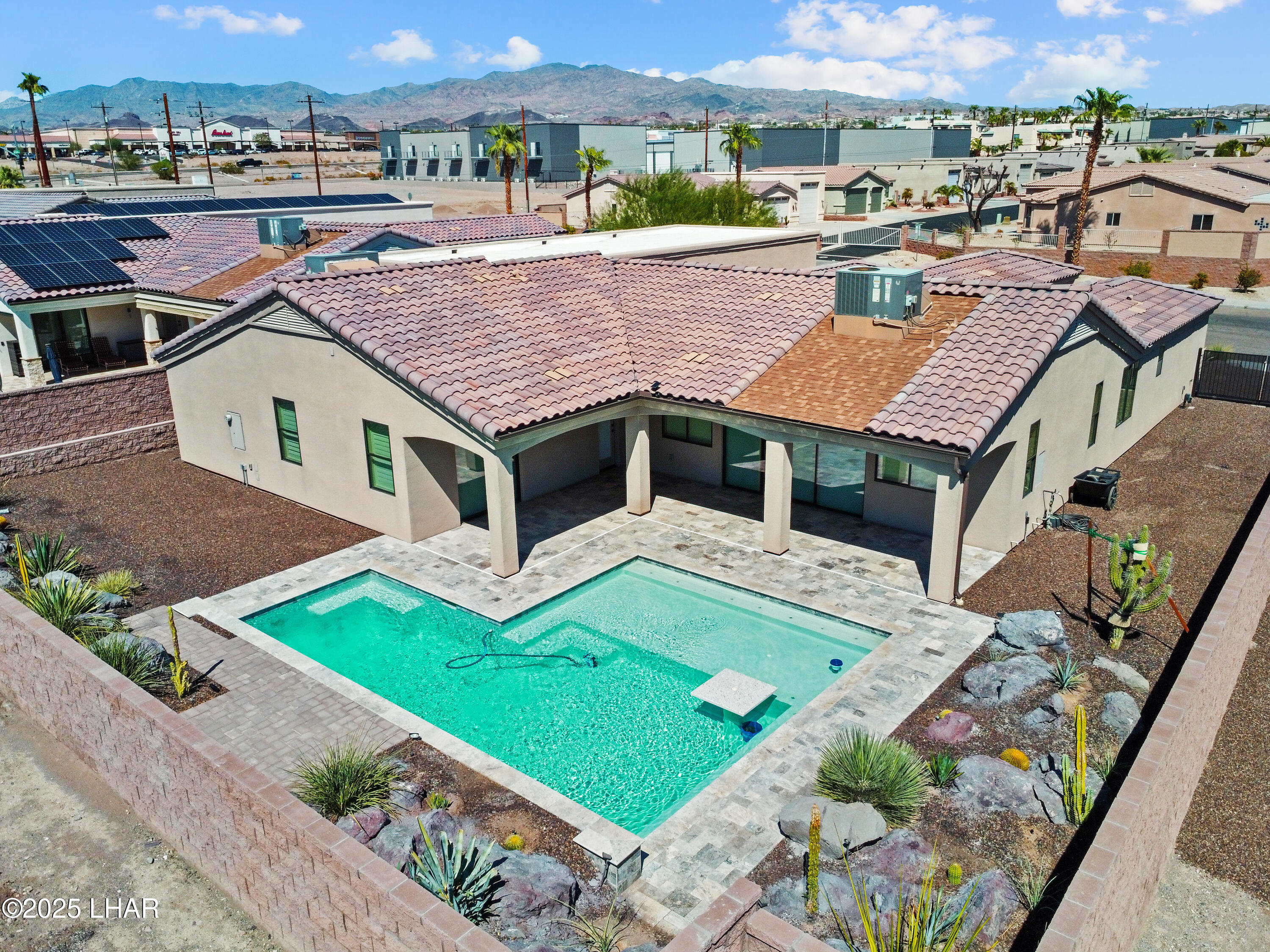 3195 Oro Grande Blvd