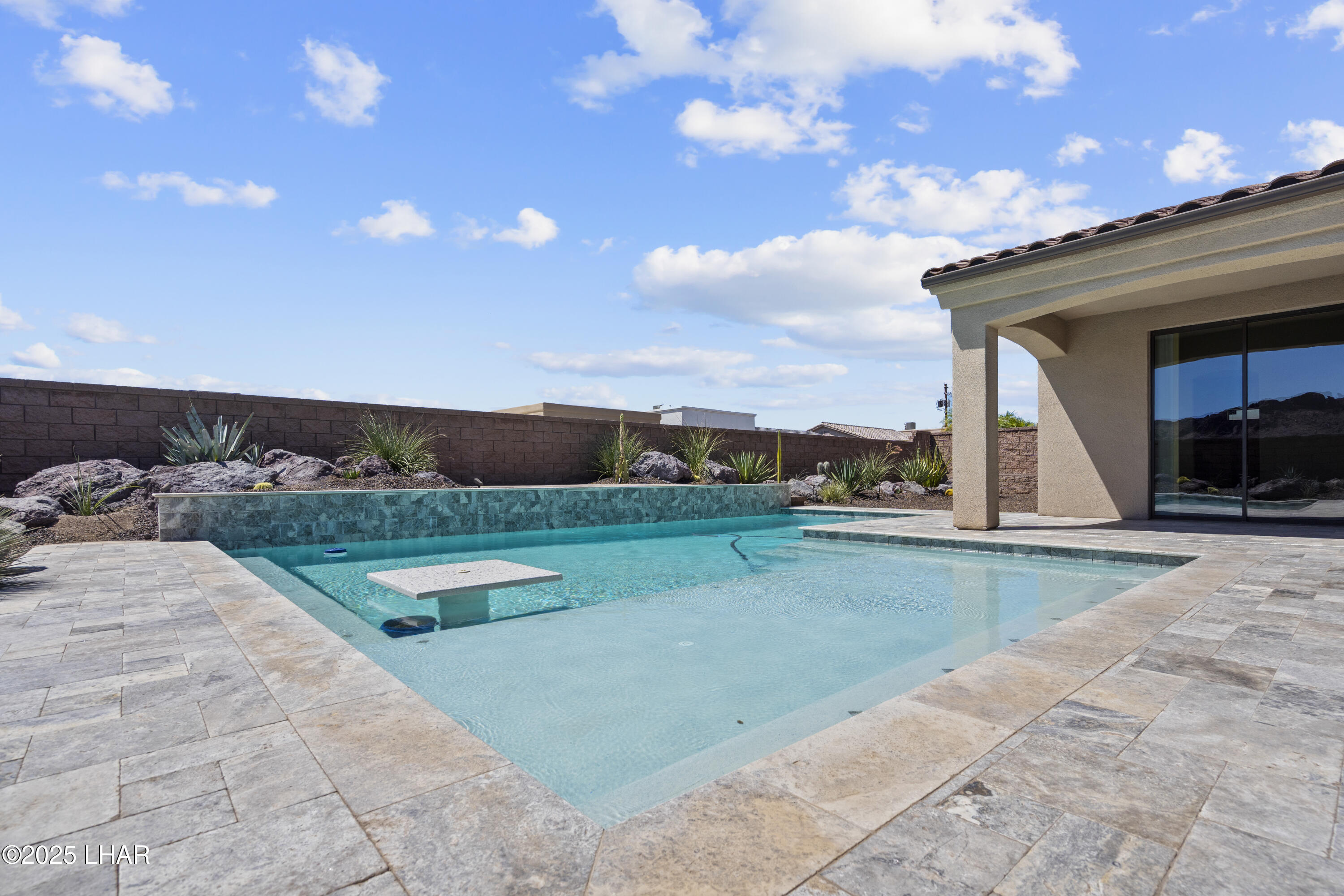 3195 Oro Grande Blvd