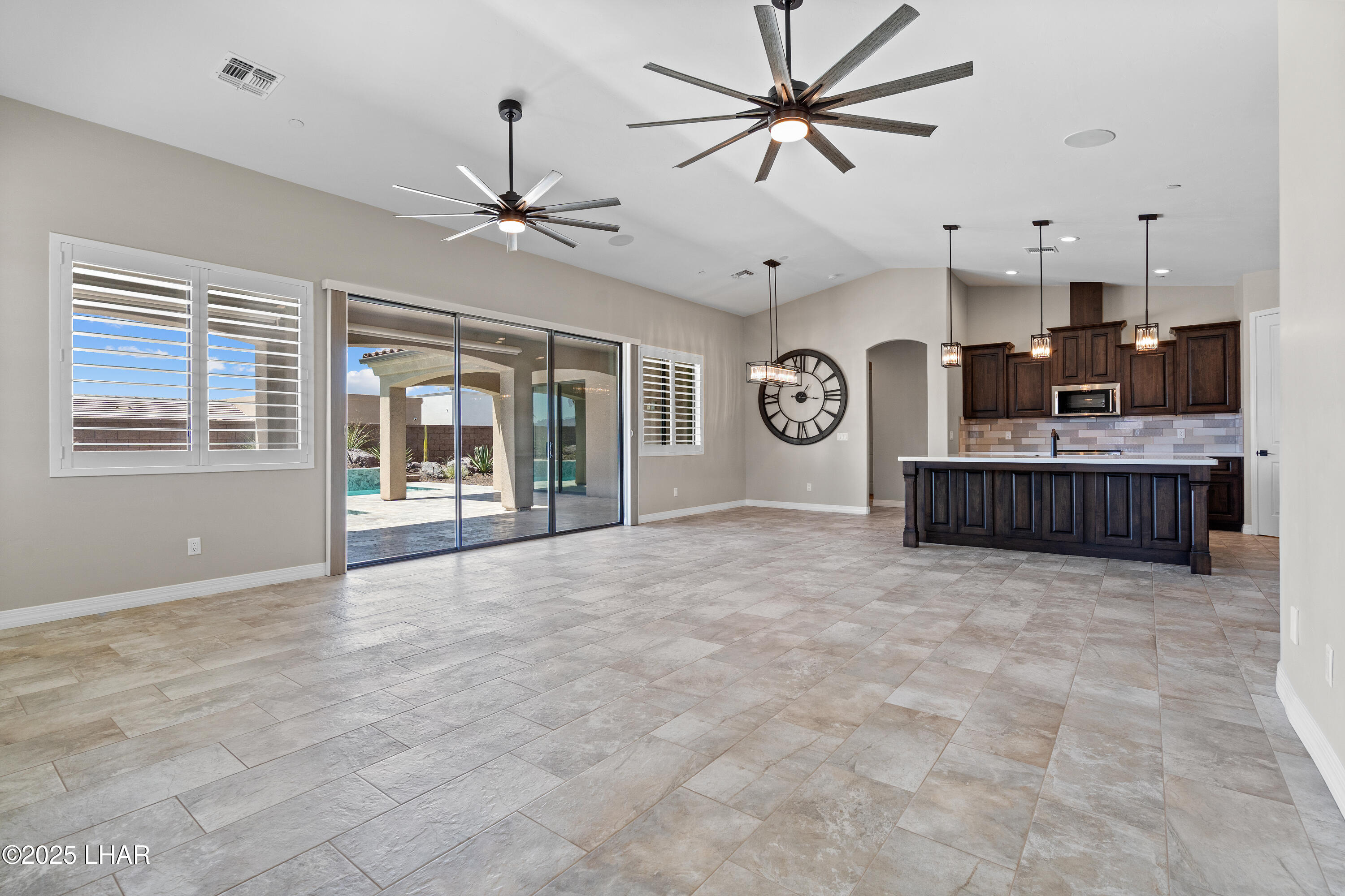 3195 Oro Grande Blvd