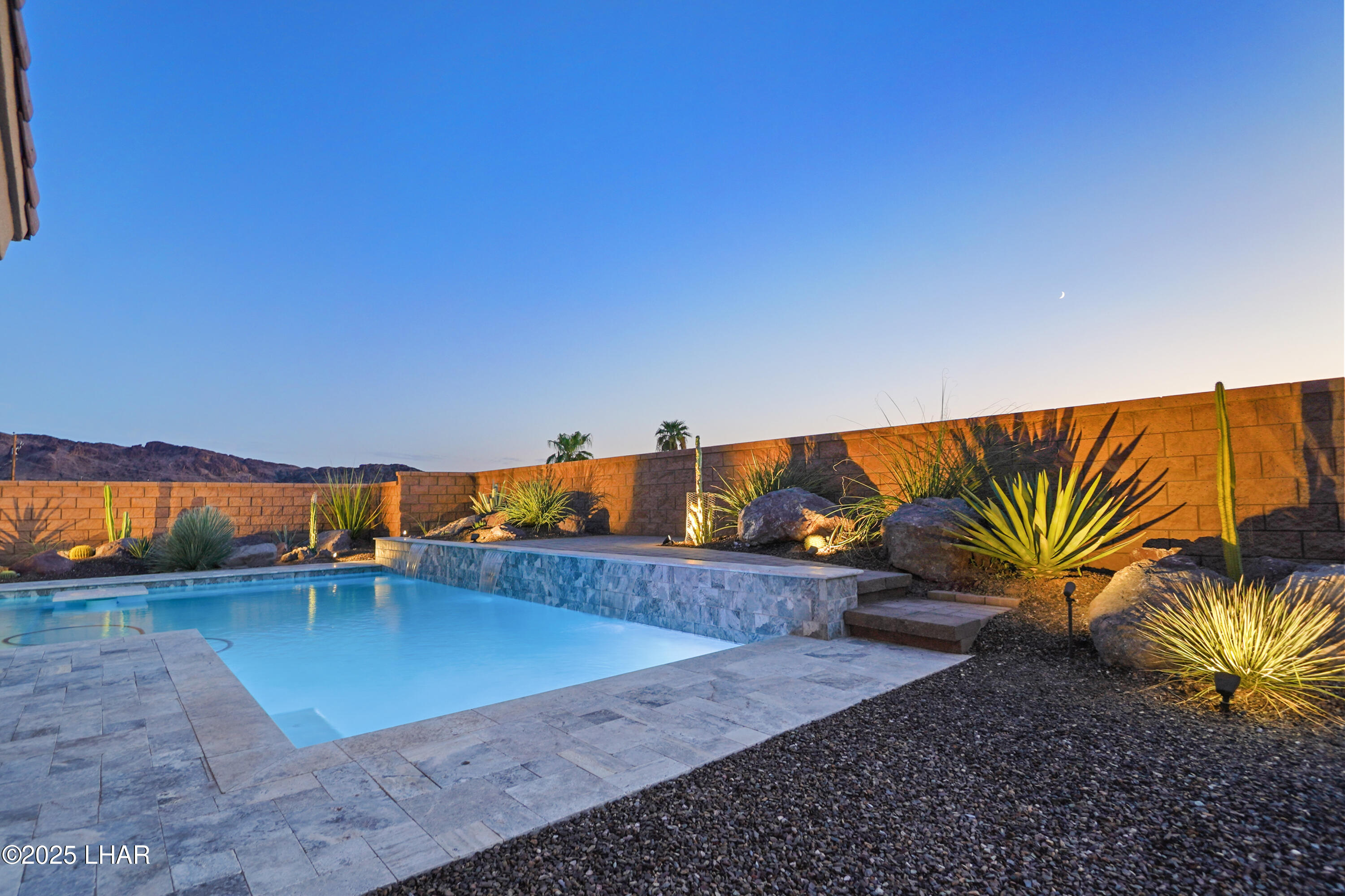 3195 Oro Grande Blvd