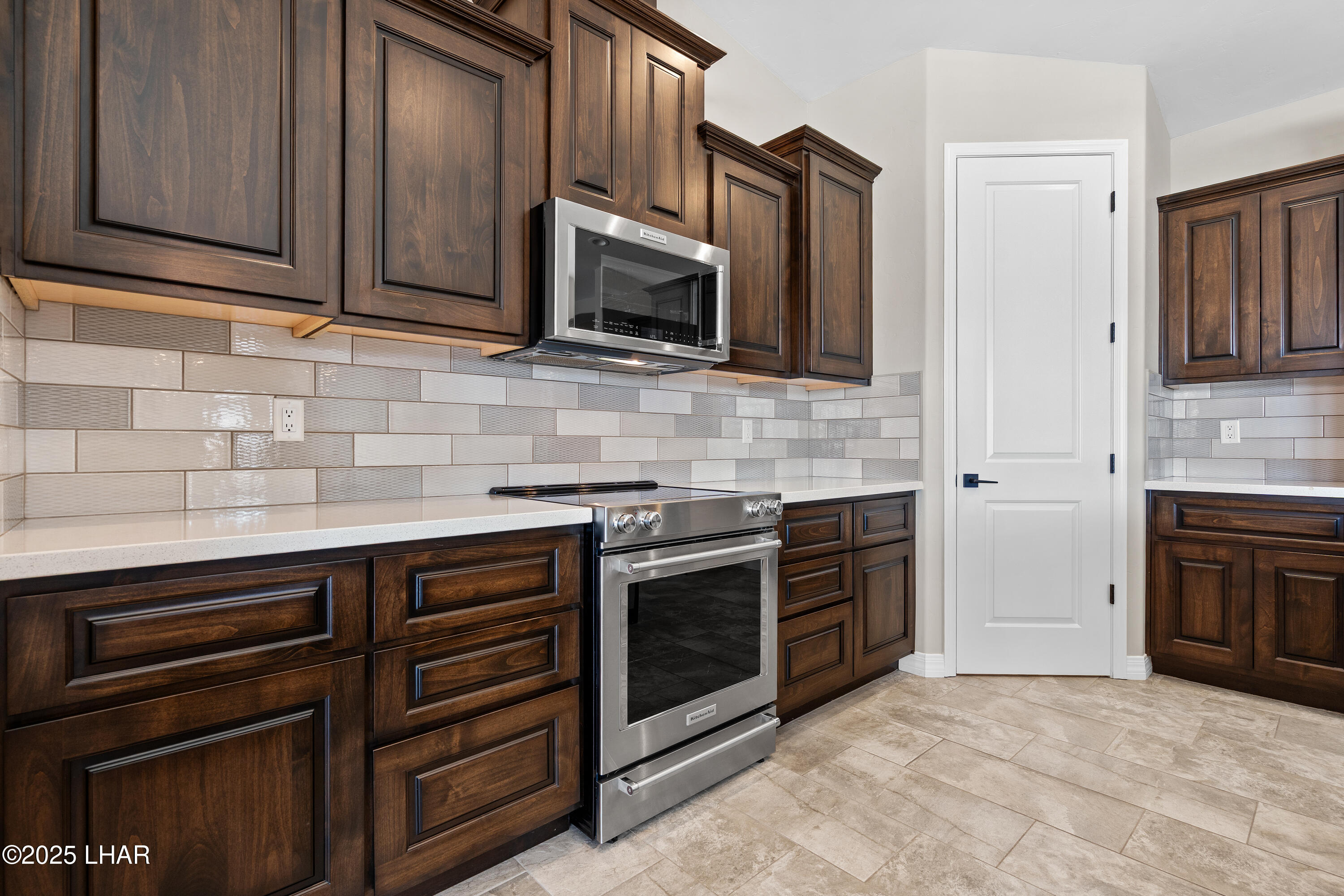 3195 Oro Grande Blvd