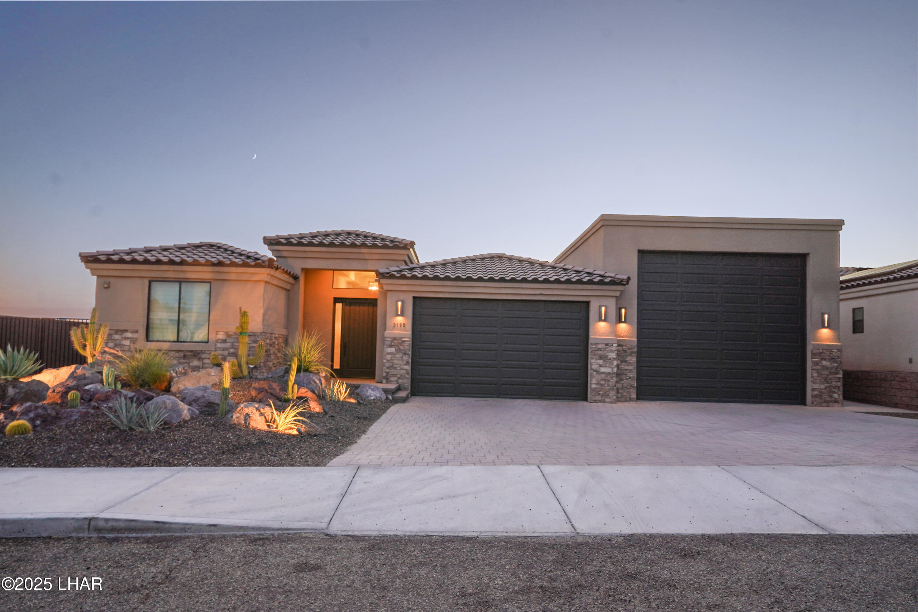 3195 Oro Grande Blvd