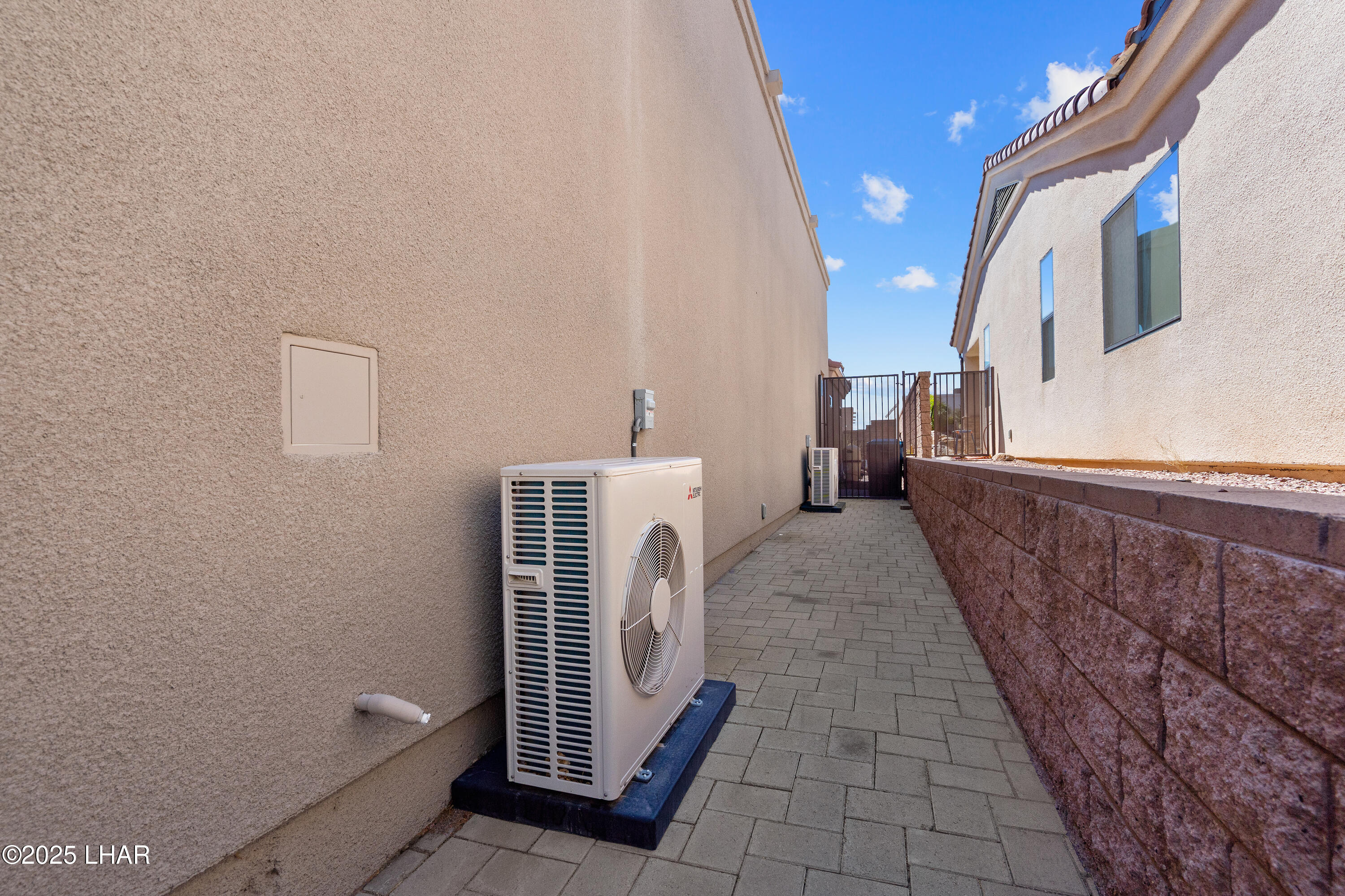 3195 Oro Grande Blvd