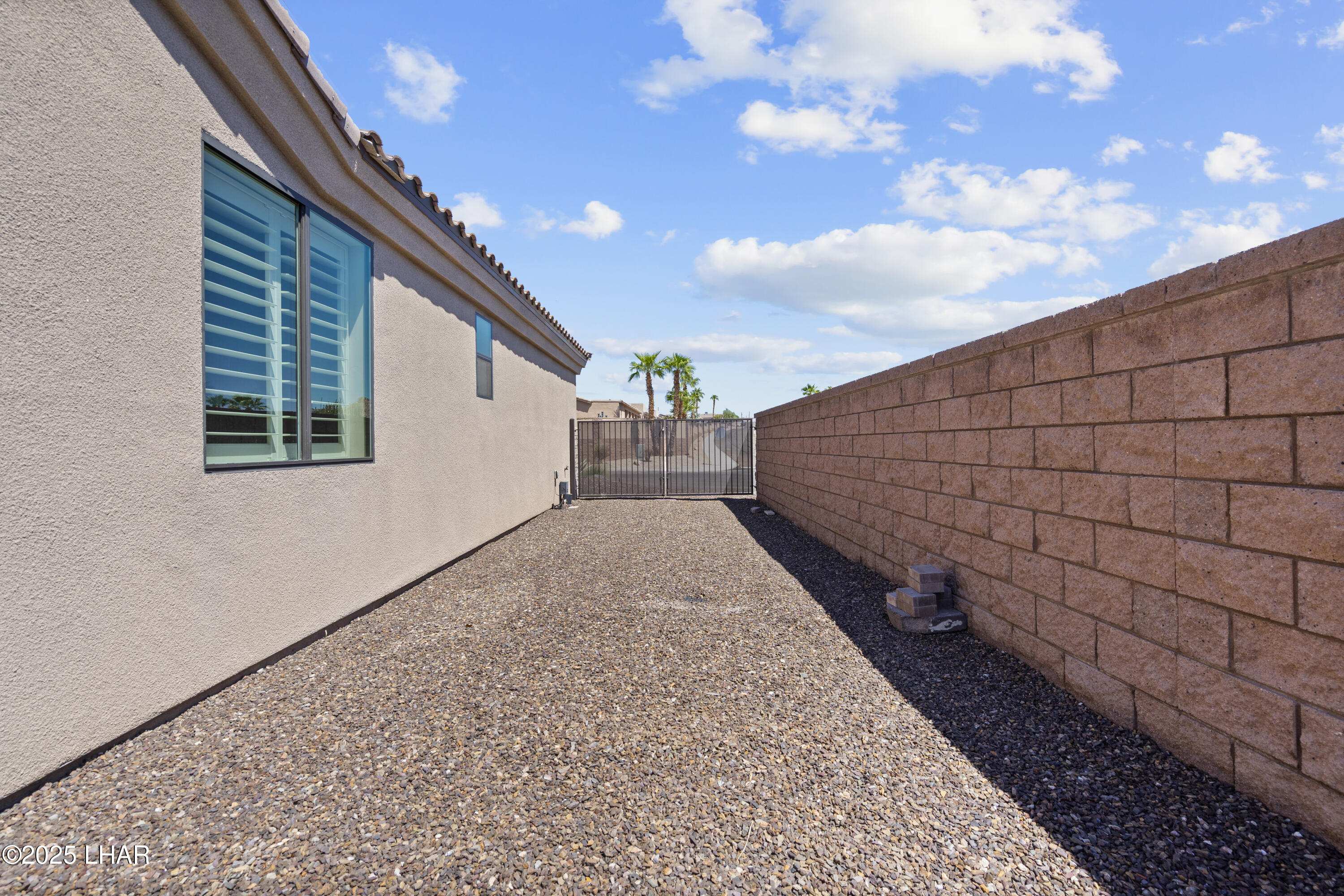 3195 Oro Grande Blvd