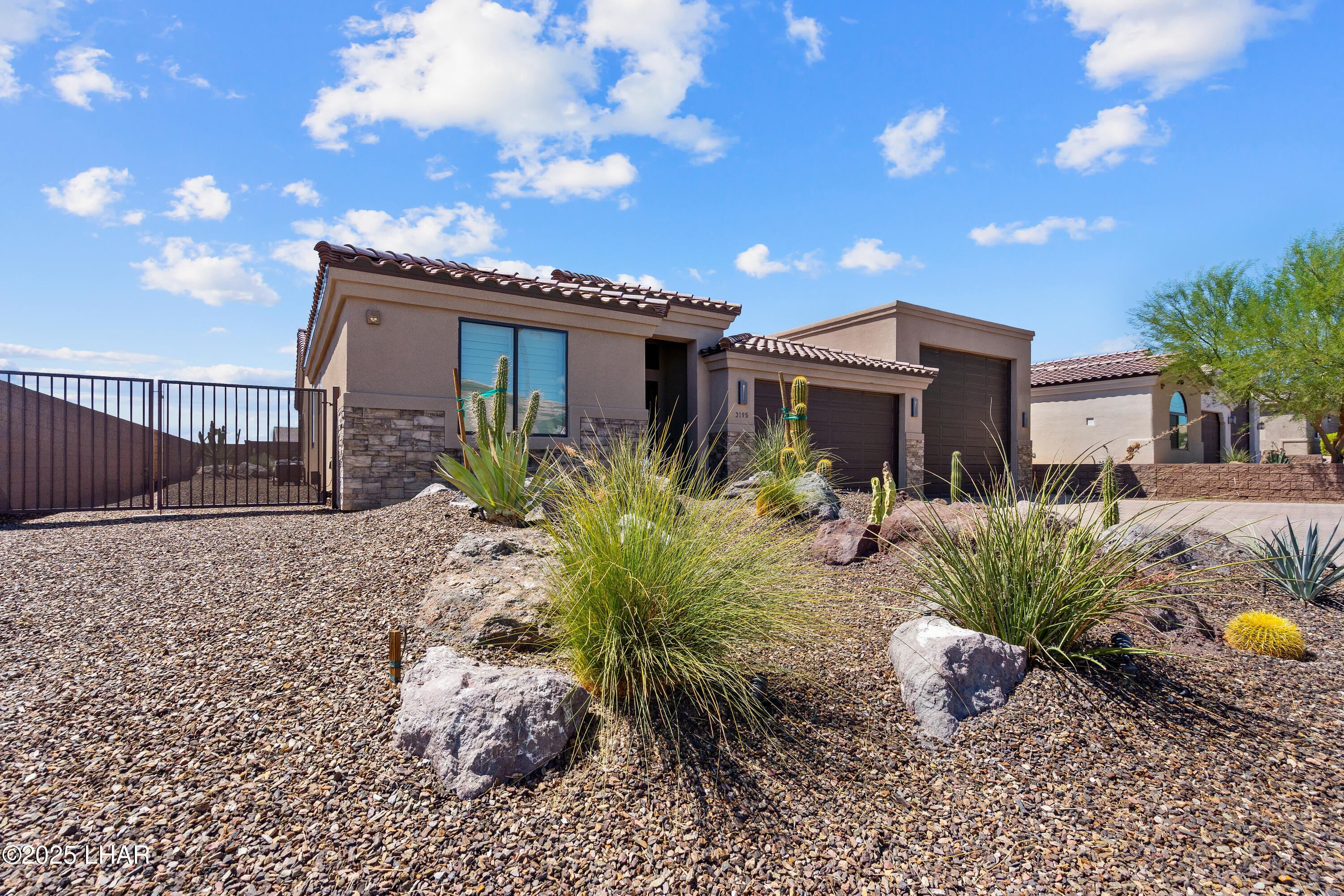 3195 Oro Grande Blvd