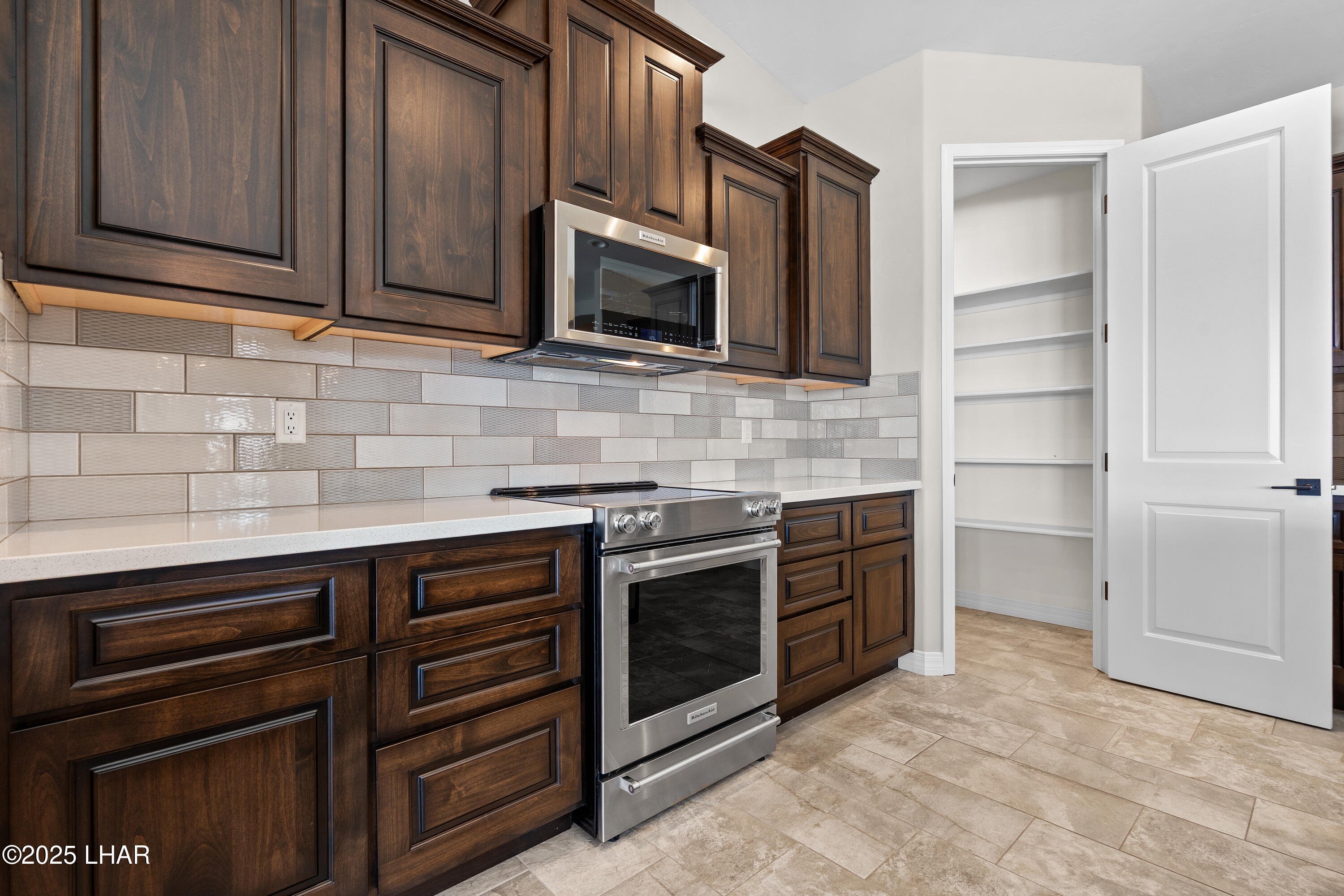 3195 Oro Grande Blvd