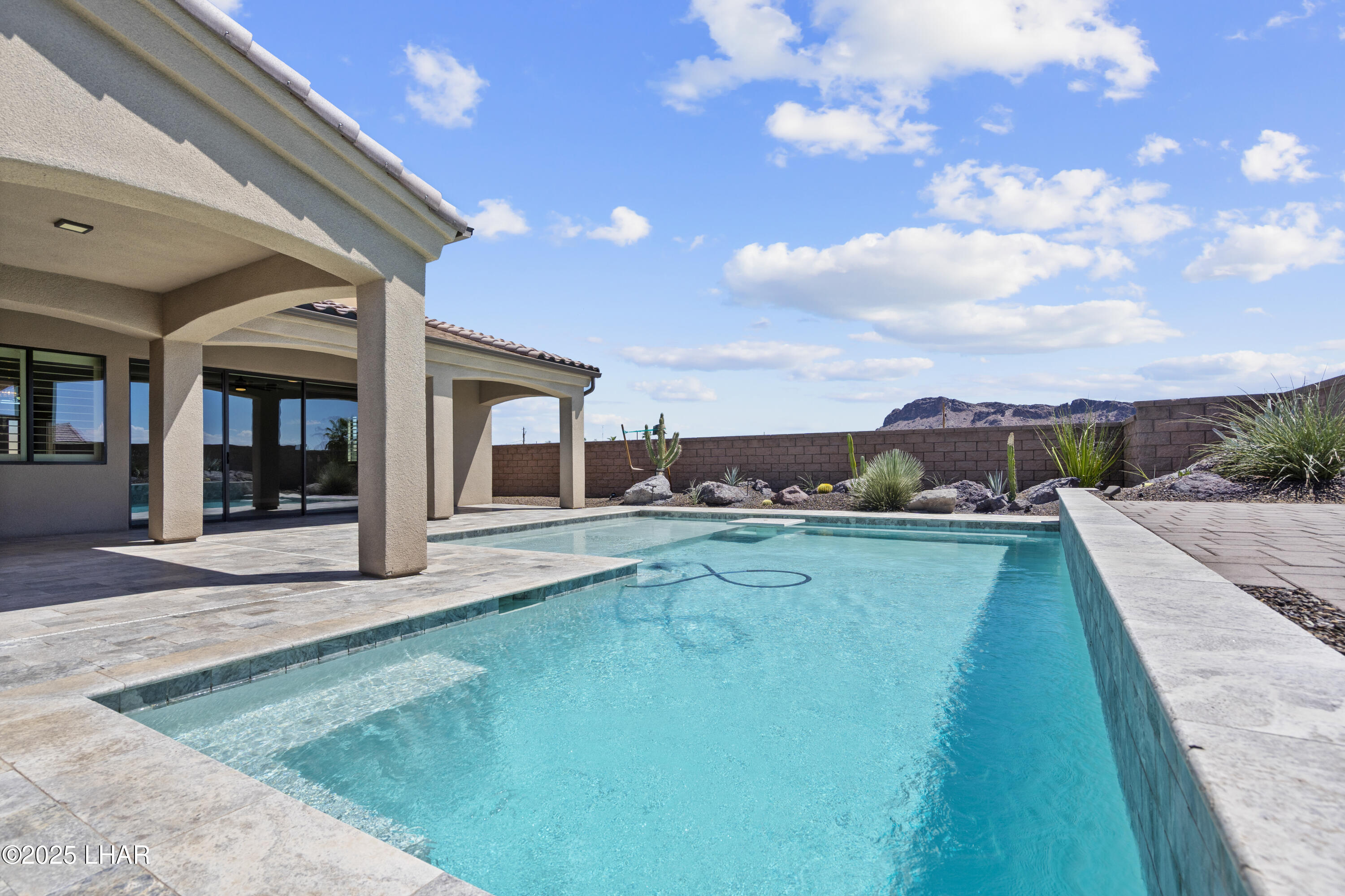 3195 Oro Grande Blvd