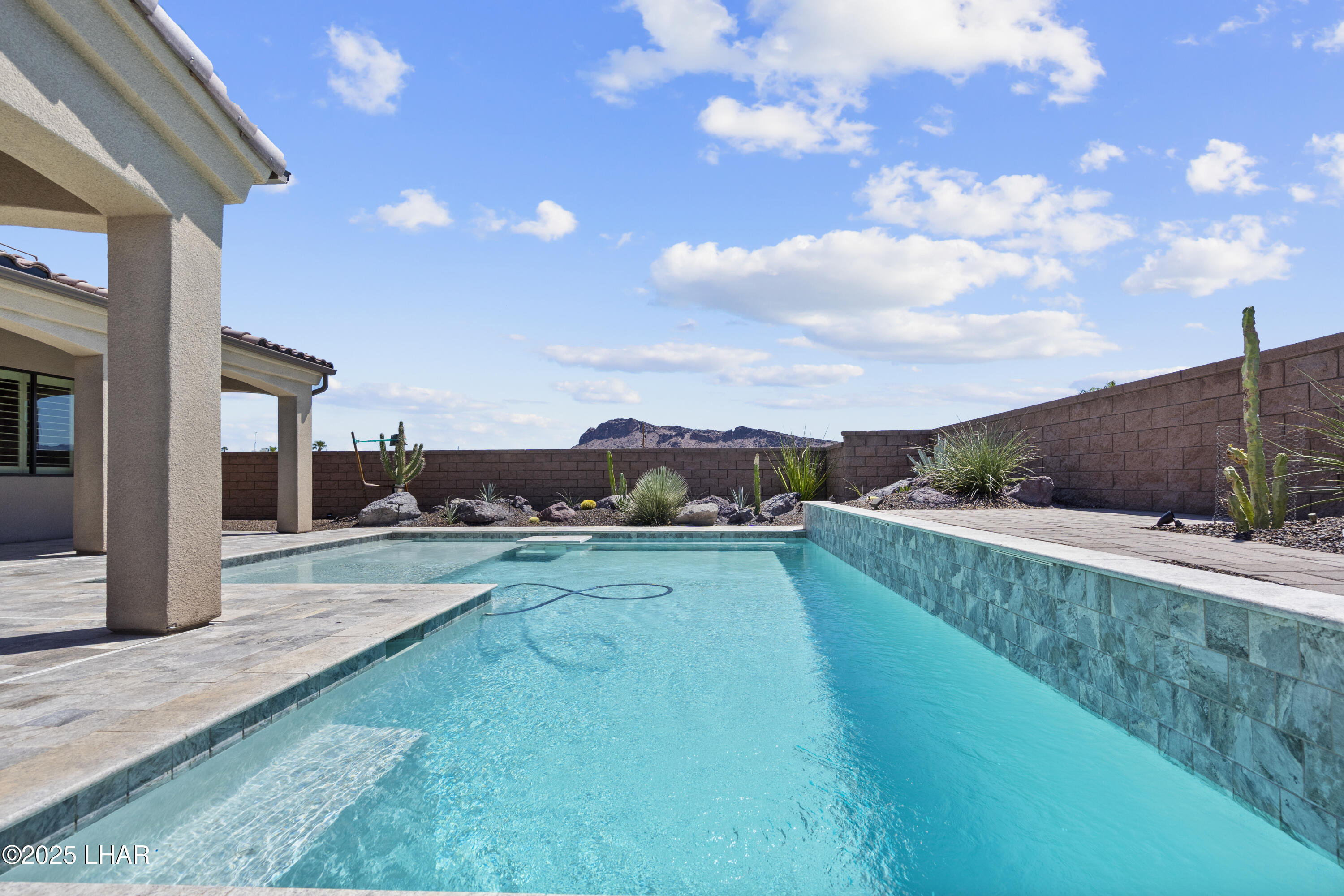 3195 Oro Grande Blvd