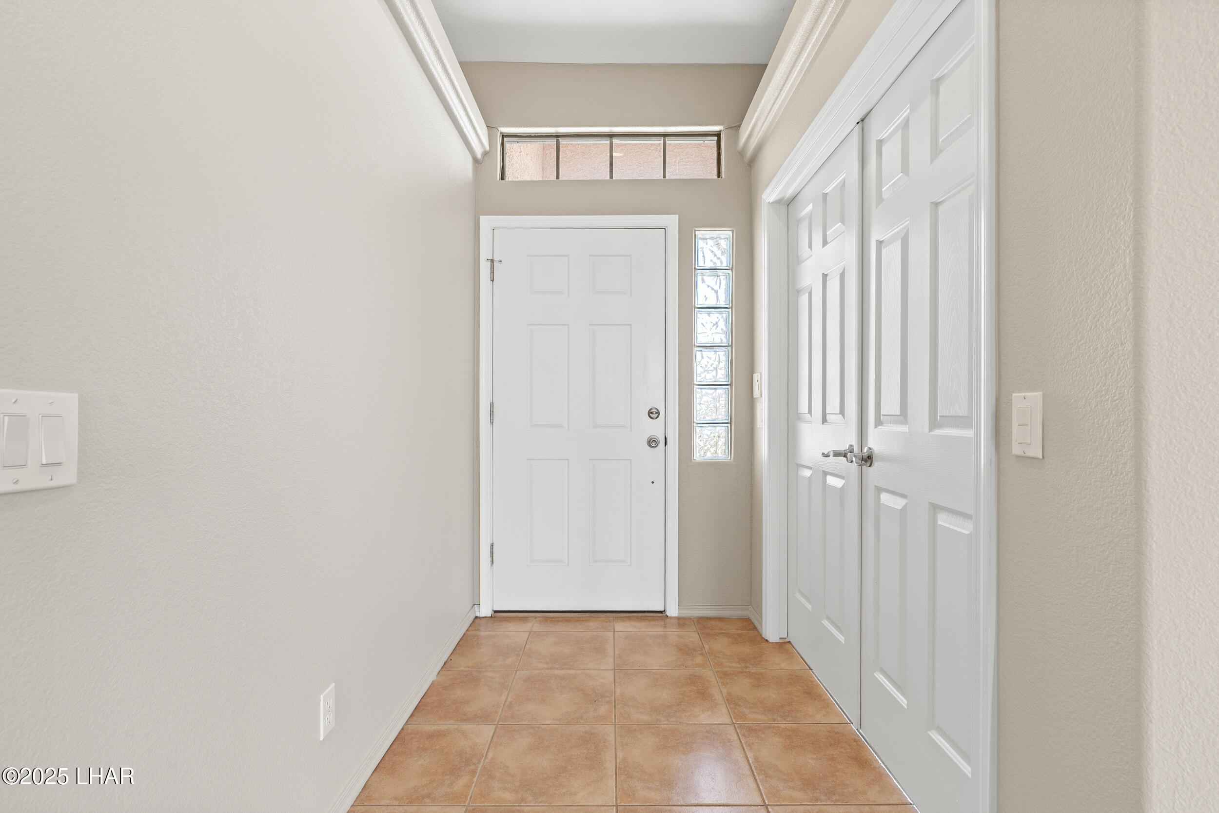 2423 E George Ln