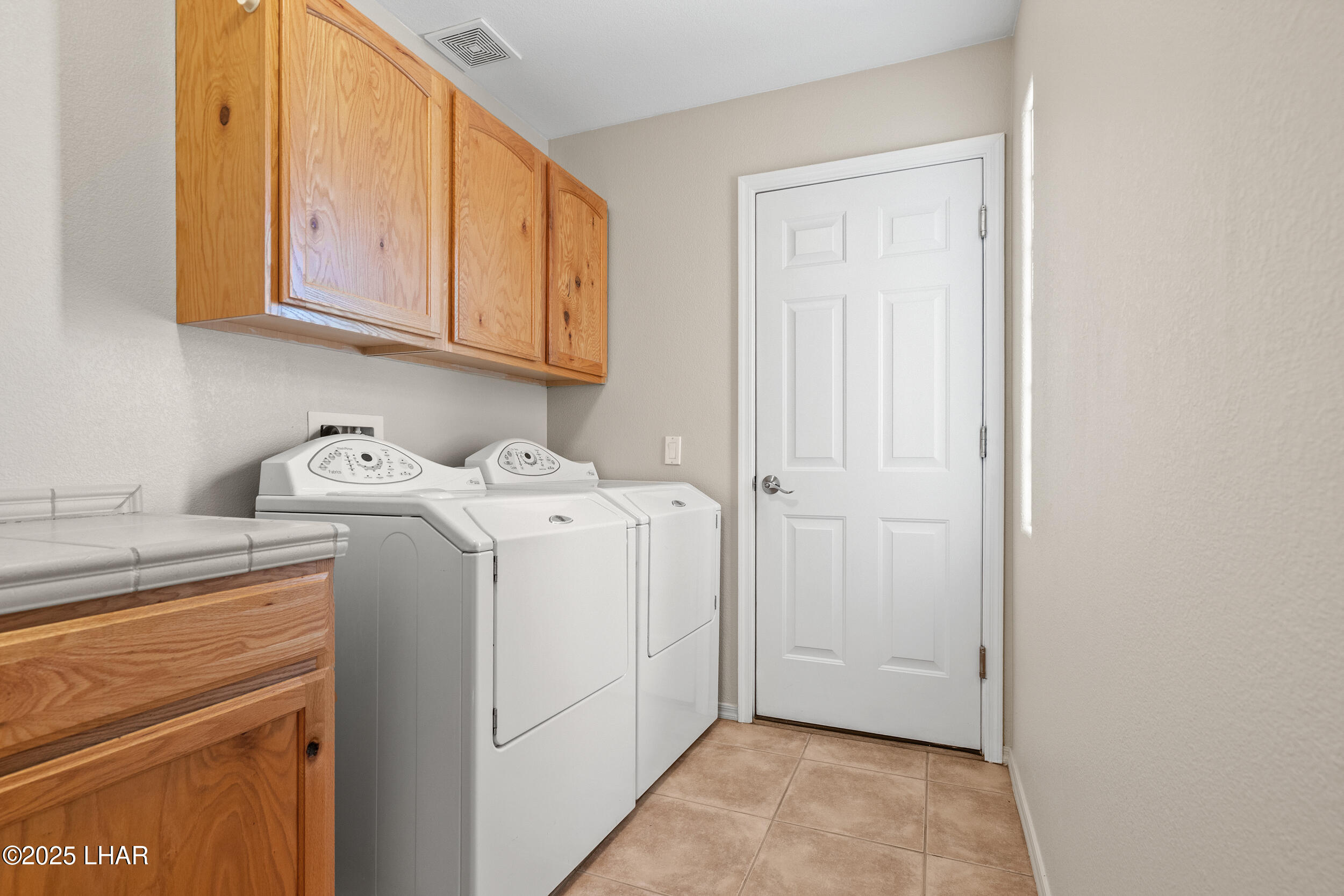2423 E George Ln