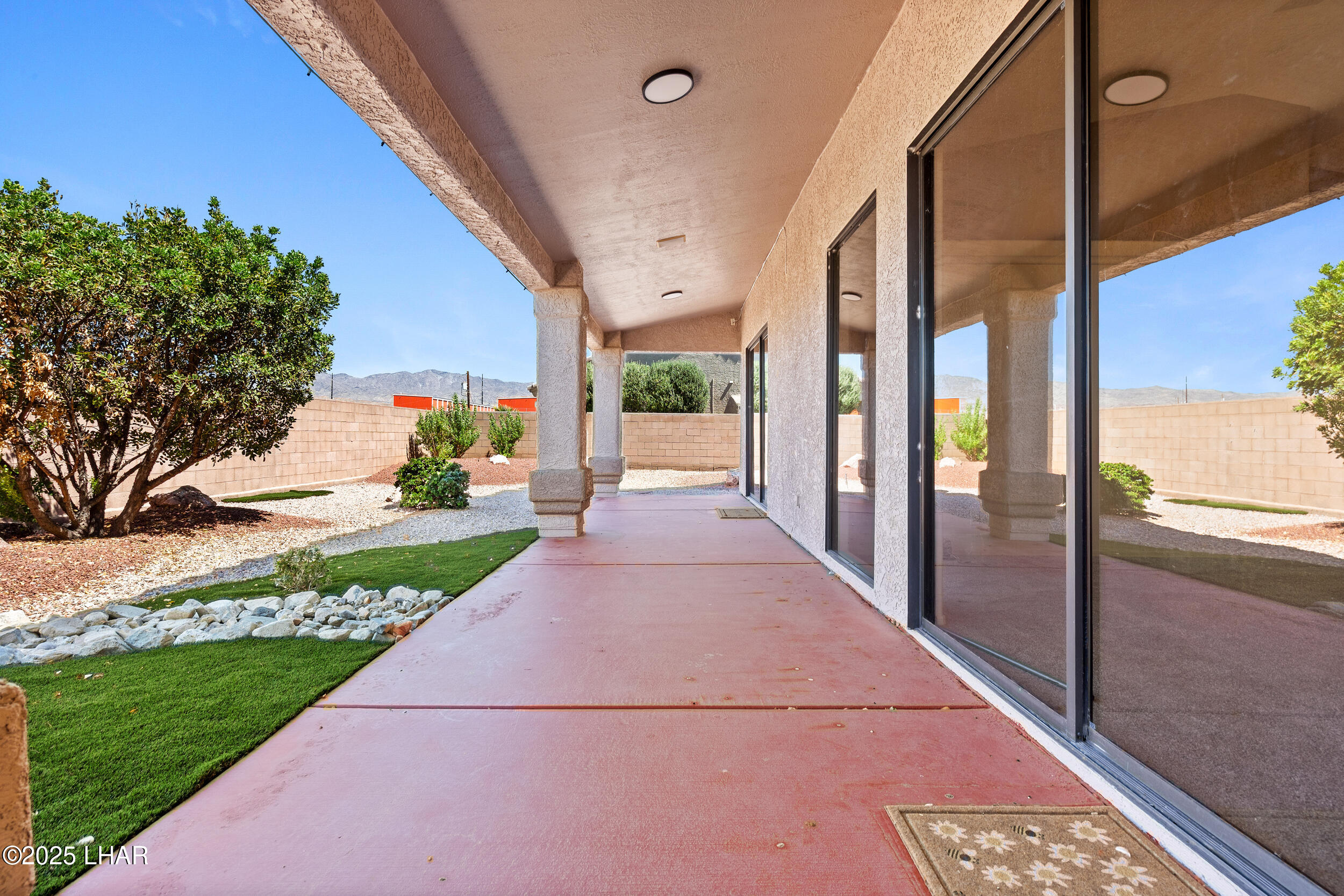 2423 E George Ln