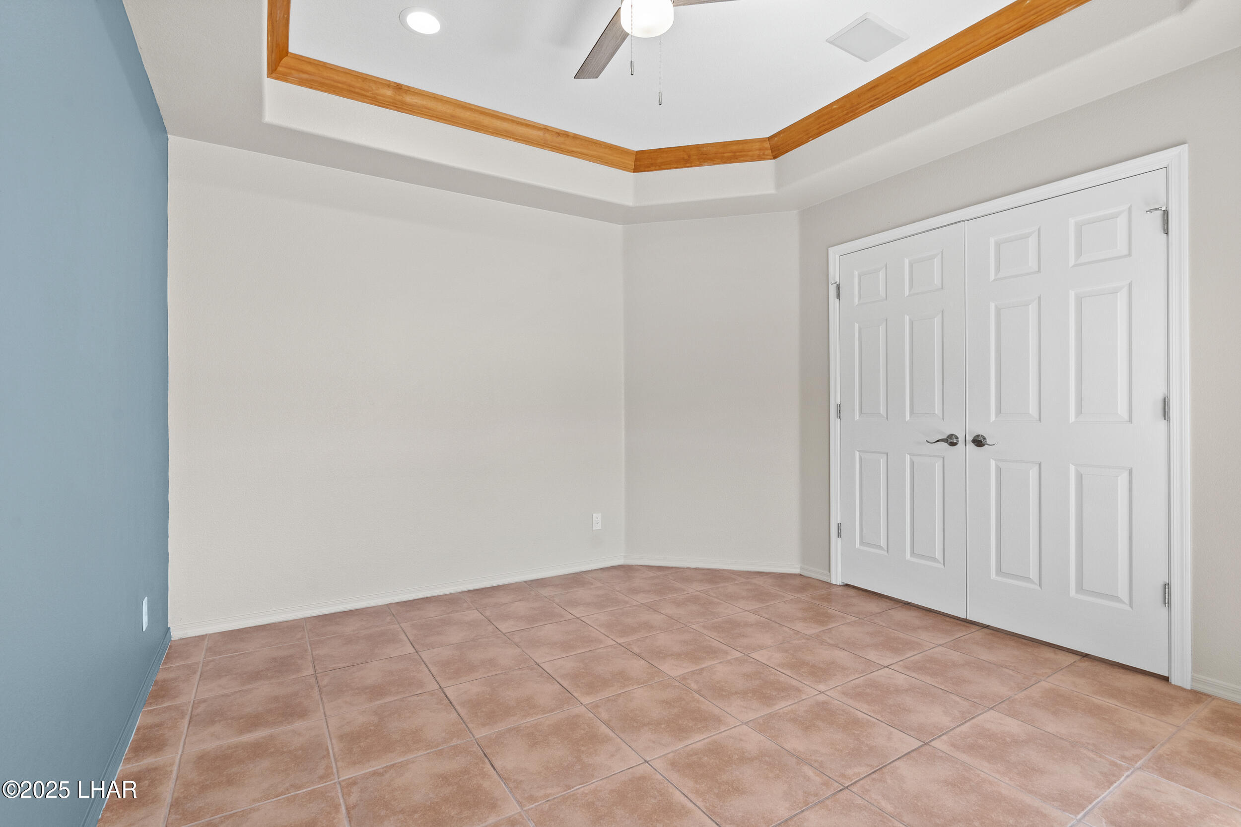 2423 E George Ln