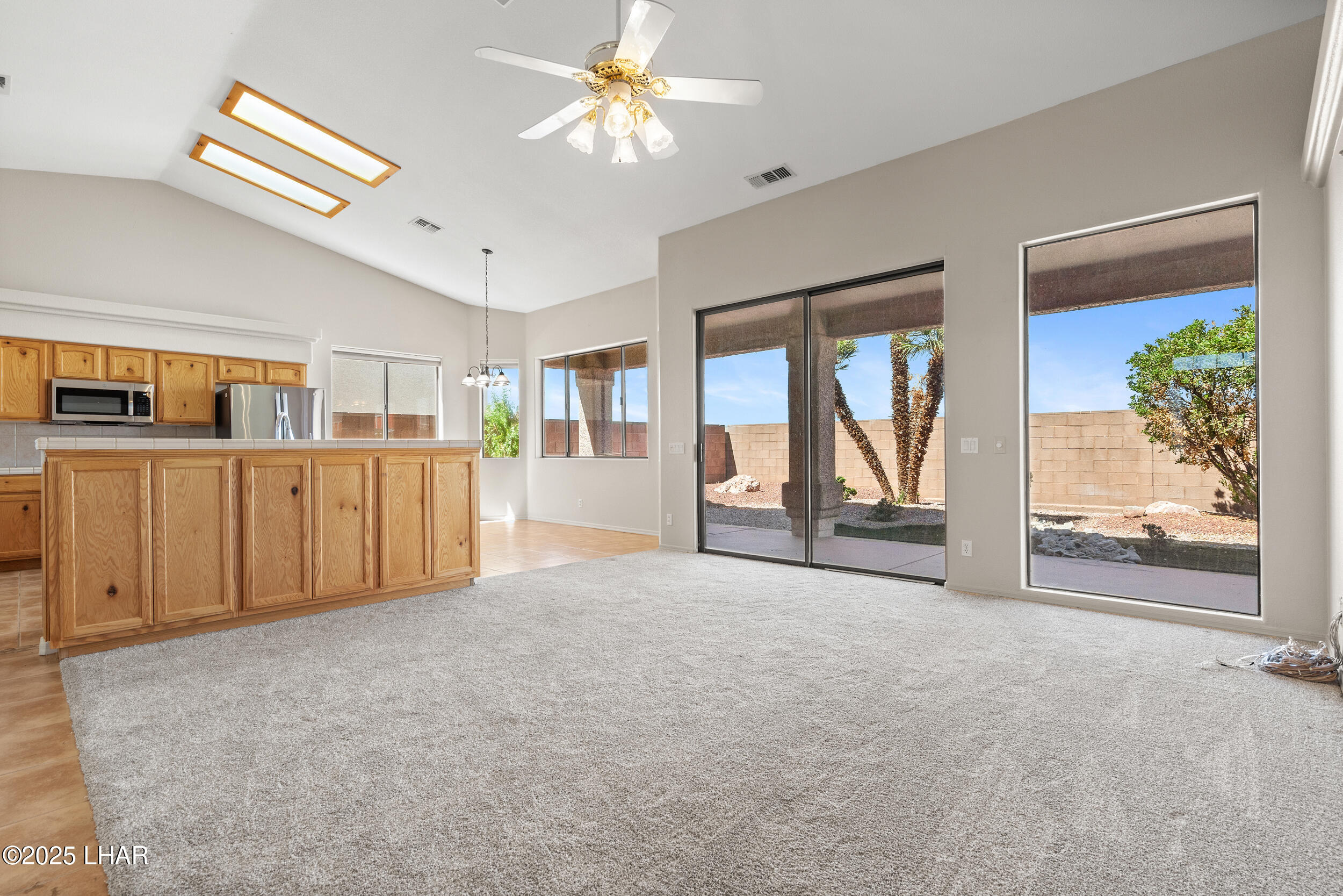 2423 E George Ln