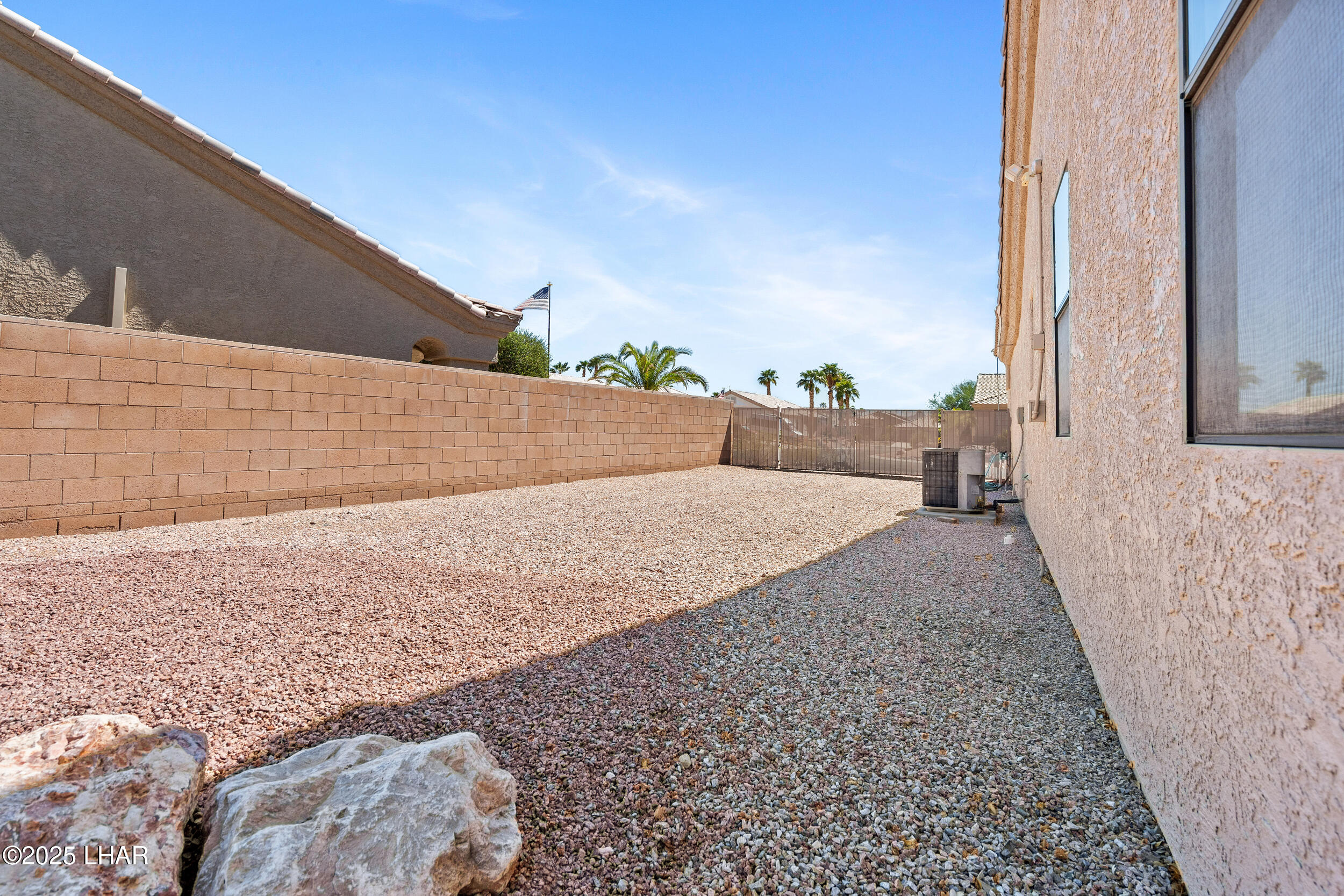 2423 E George Ln