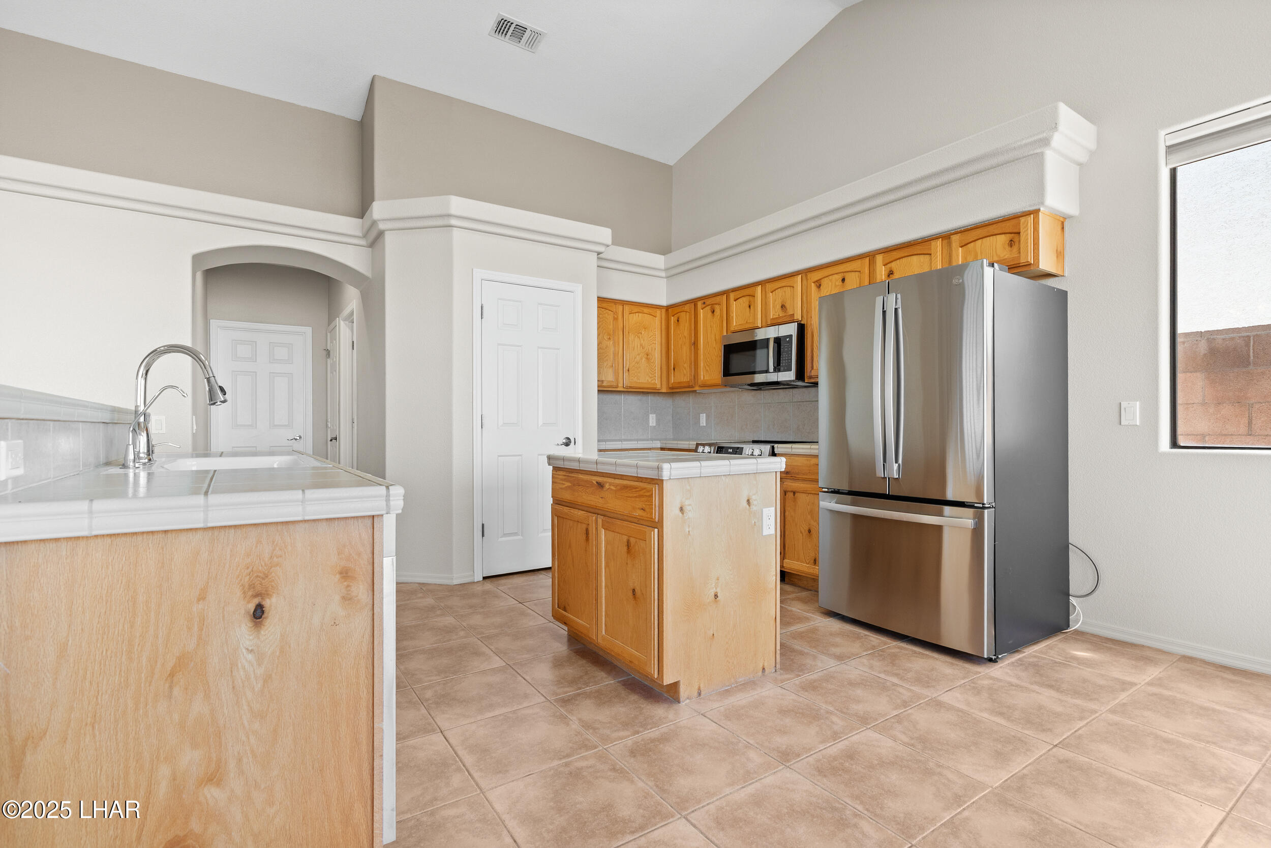 2423 E George Ln