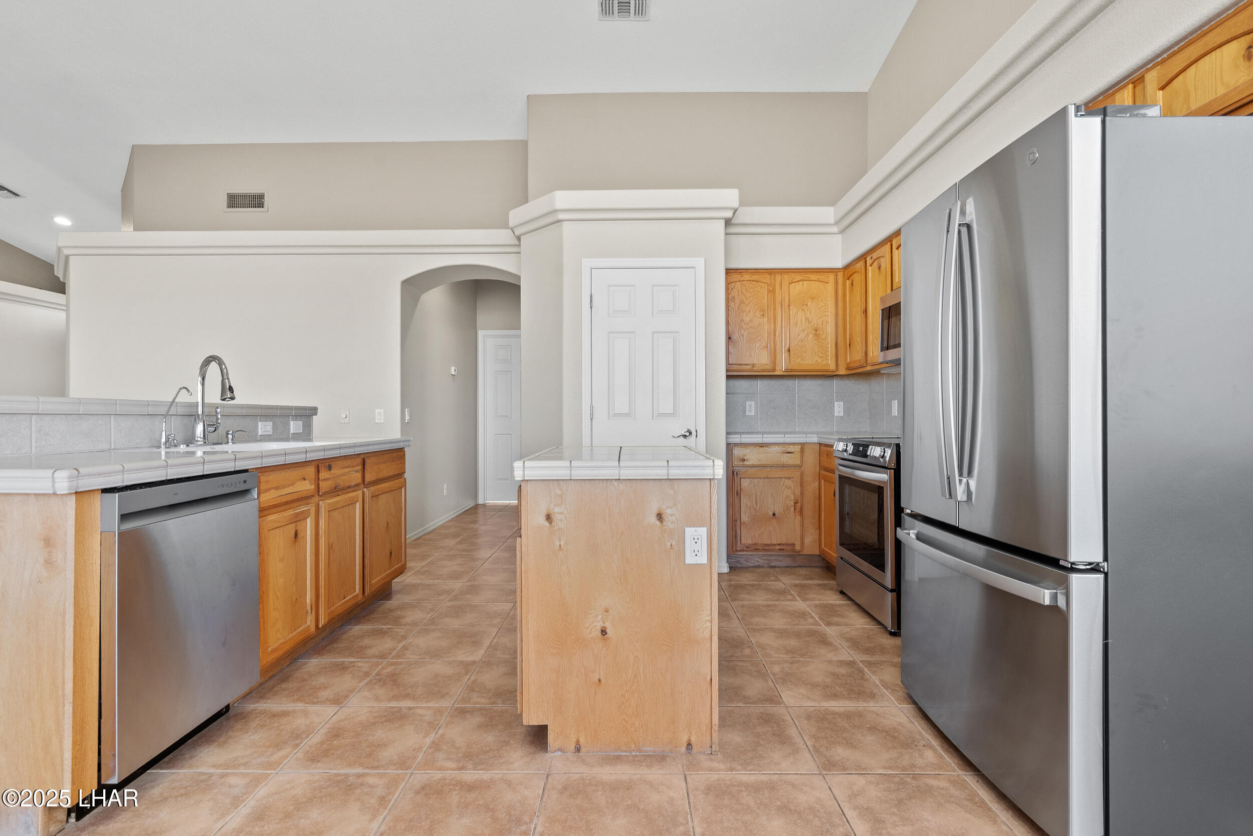 2423 E George Ln