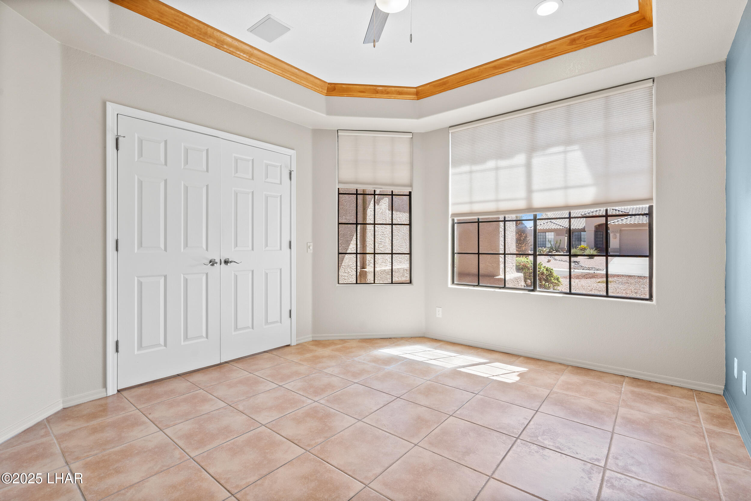 2423 E George Ln