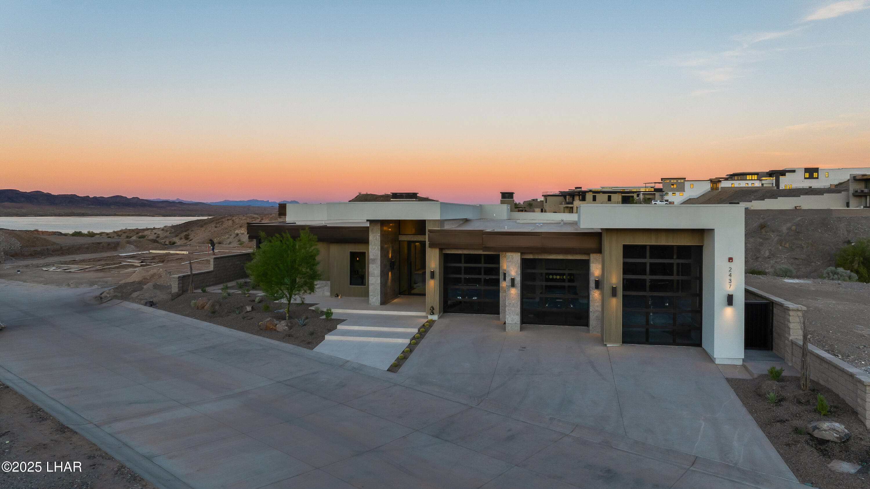 2437 Wren Cove Way