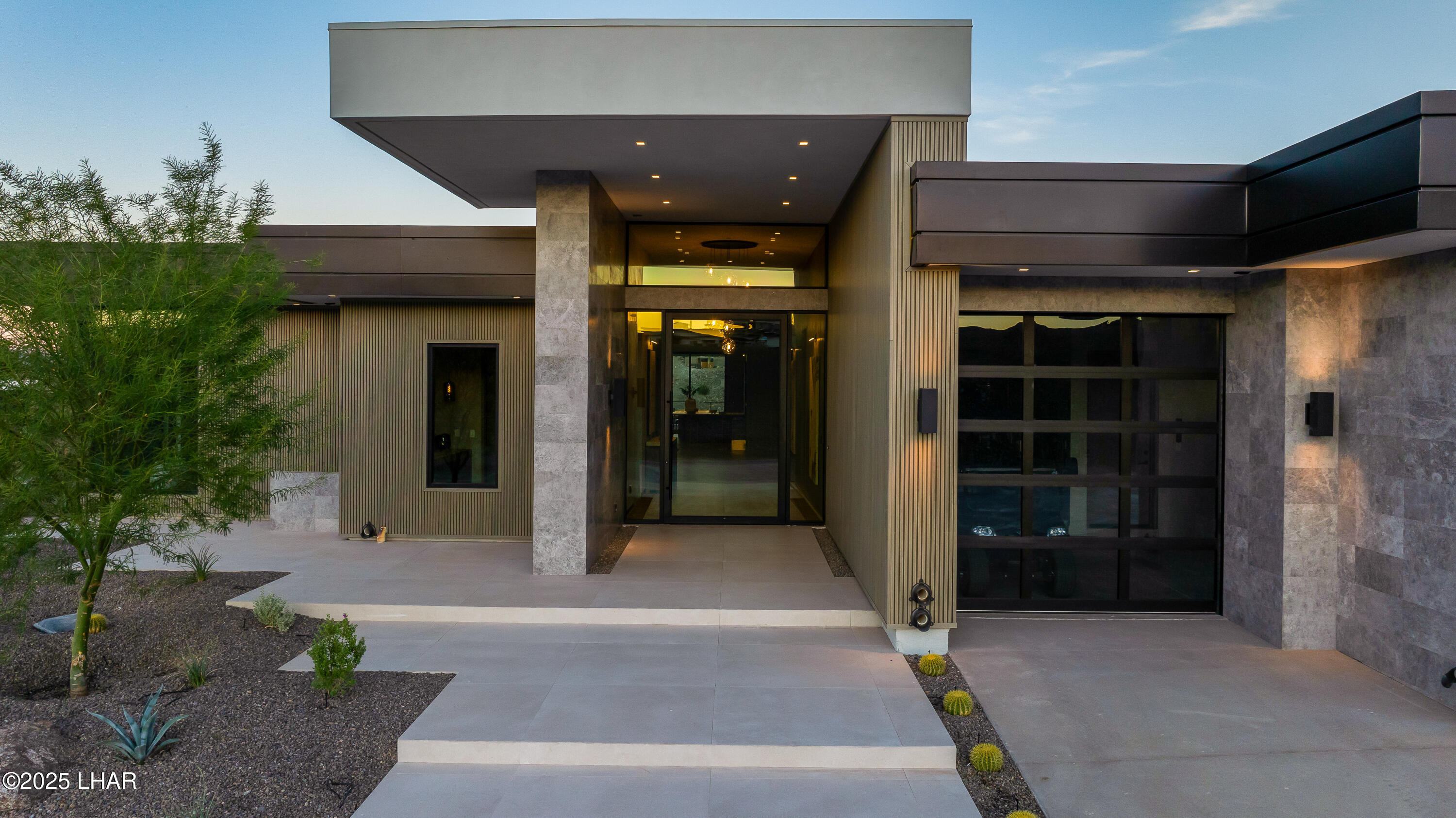 2437 Wren Cove Way