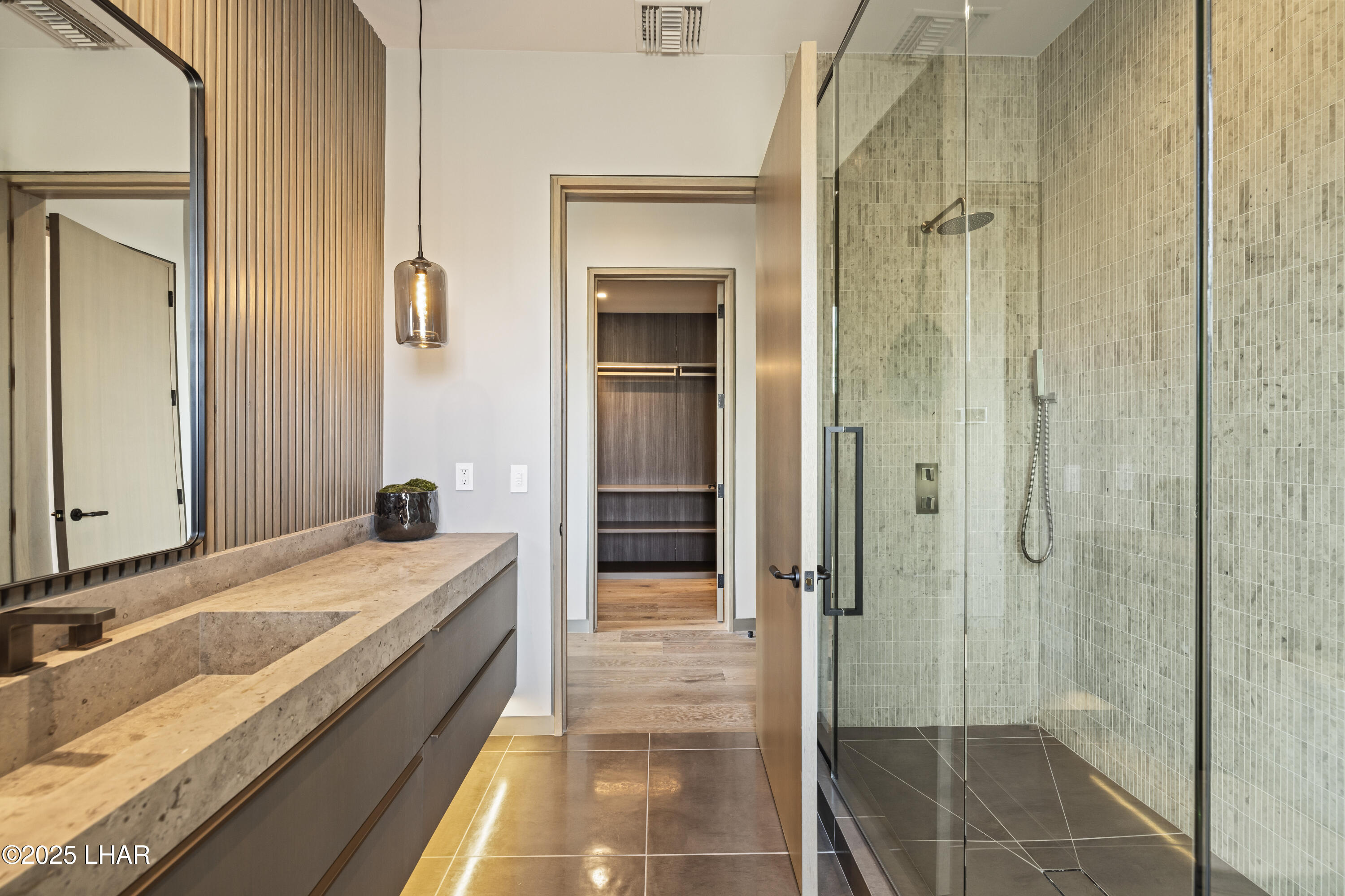 2437 Wren Cove Way