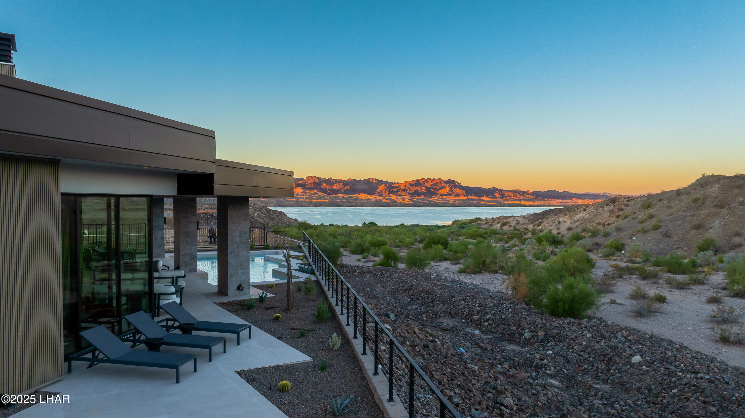 2437 Wren Cove Way