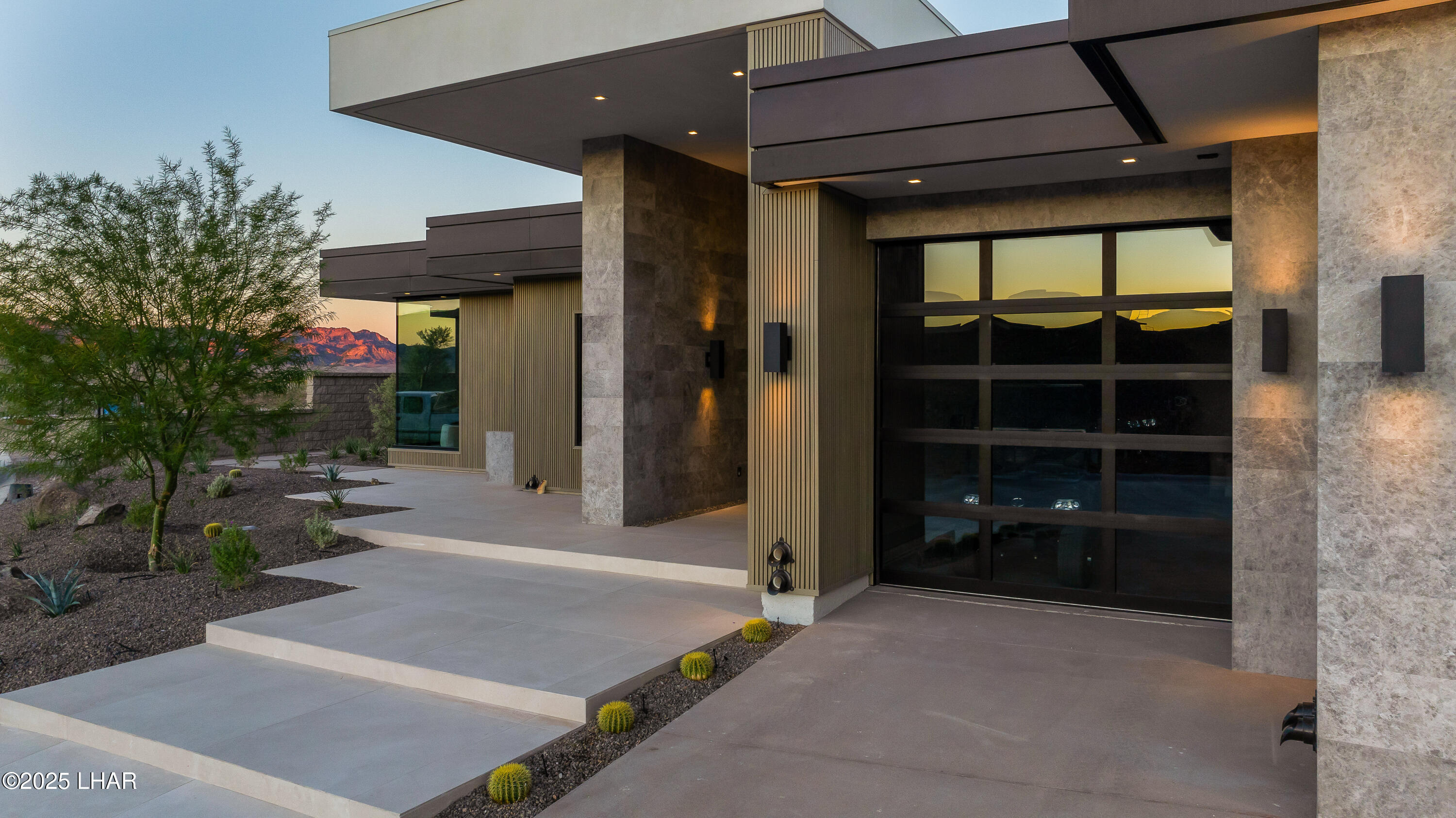 2437 Wren Cove Way