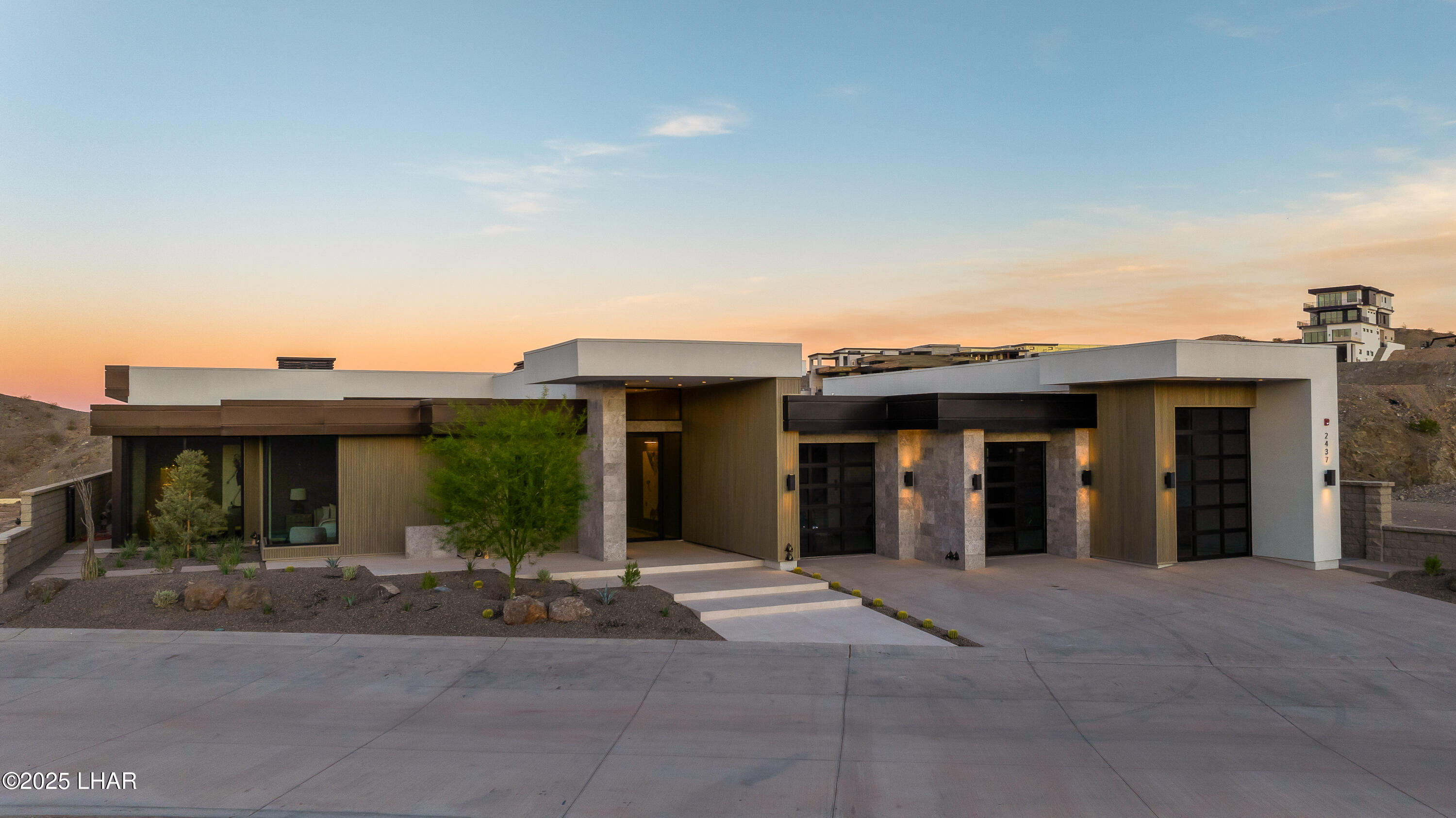 2437 Wren Cove Way